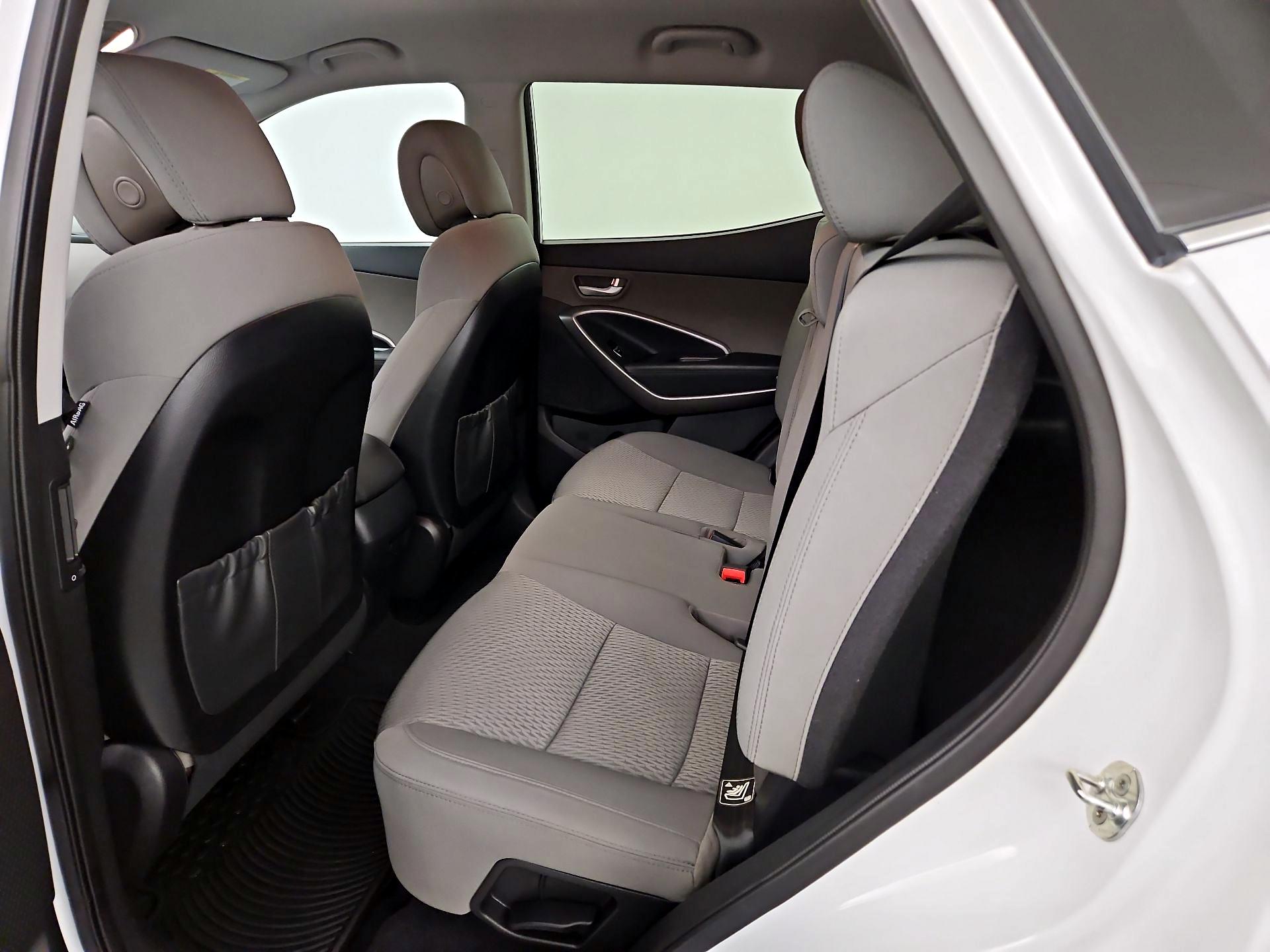 Thumbnail: 2016 Hyundai Santa Fe - 18