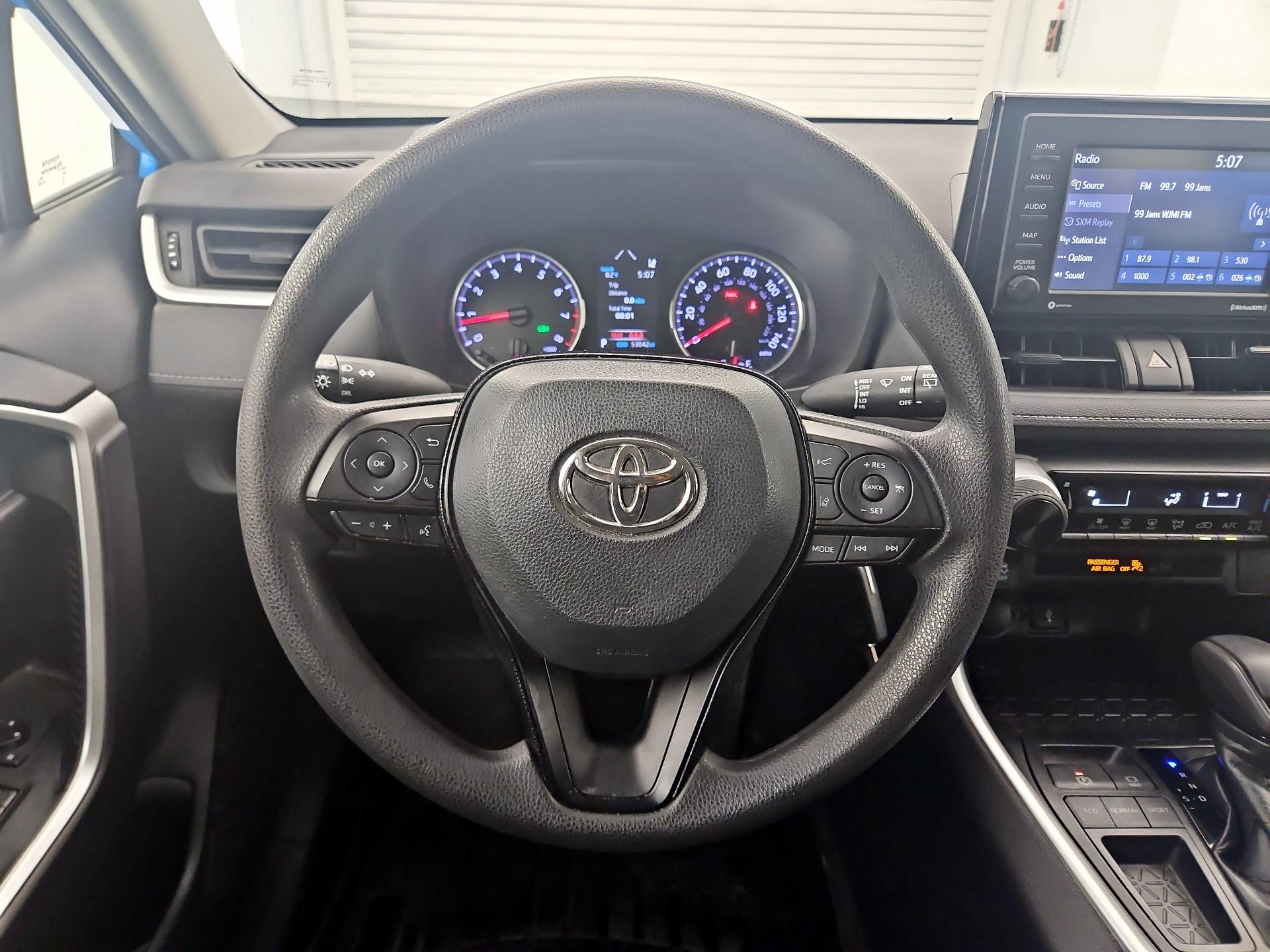 Thumbnail: 2020 Toyota RAV4 - 10