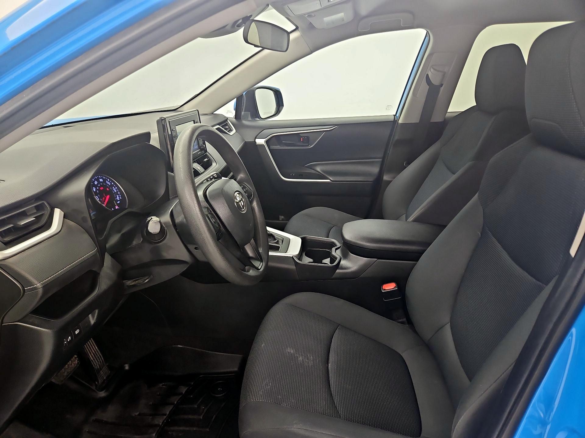Thumbnail: 2020 Toyota RAV4 - 11