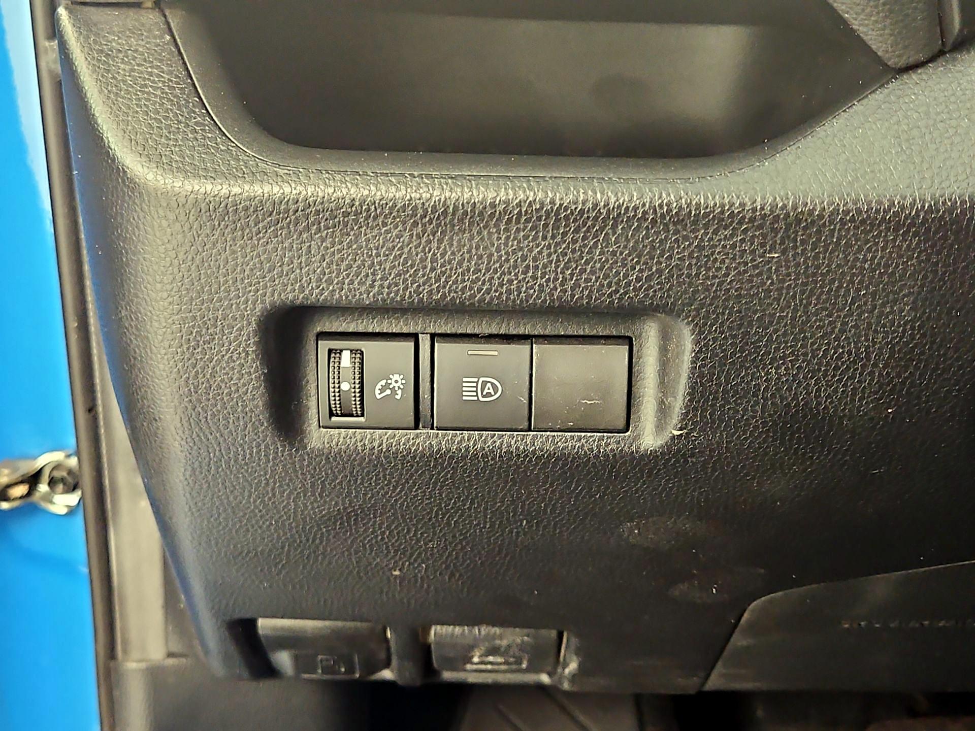 Thumbnail: 2020 Toyota RAV4 - 13