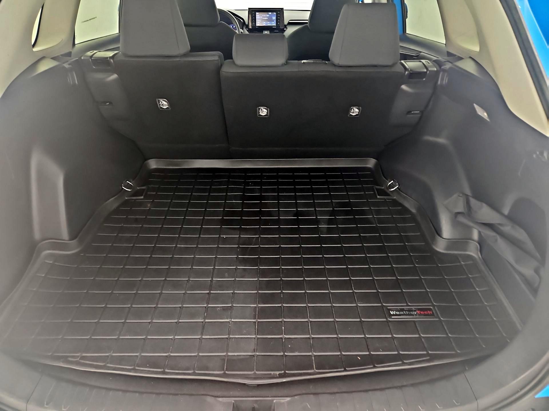 Thumbnail: 2020 Toyota RAV4 - 20
