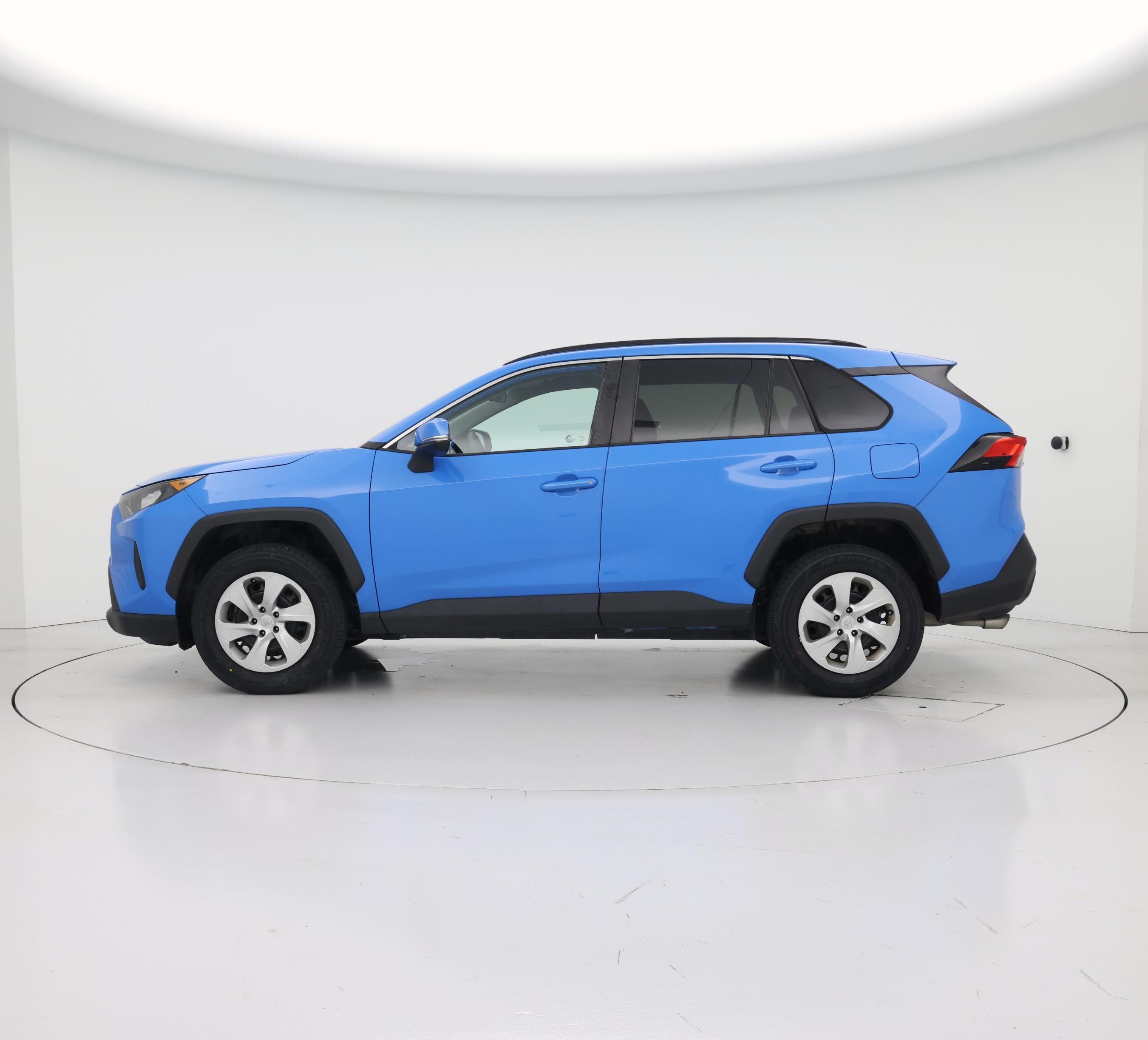 Thumbnail: 2020 Toyota RAV4 - 3