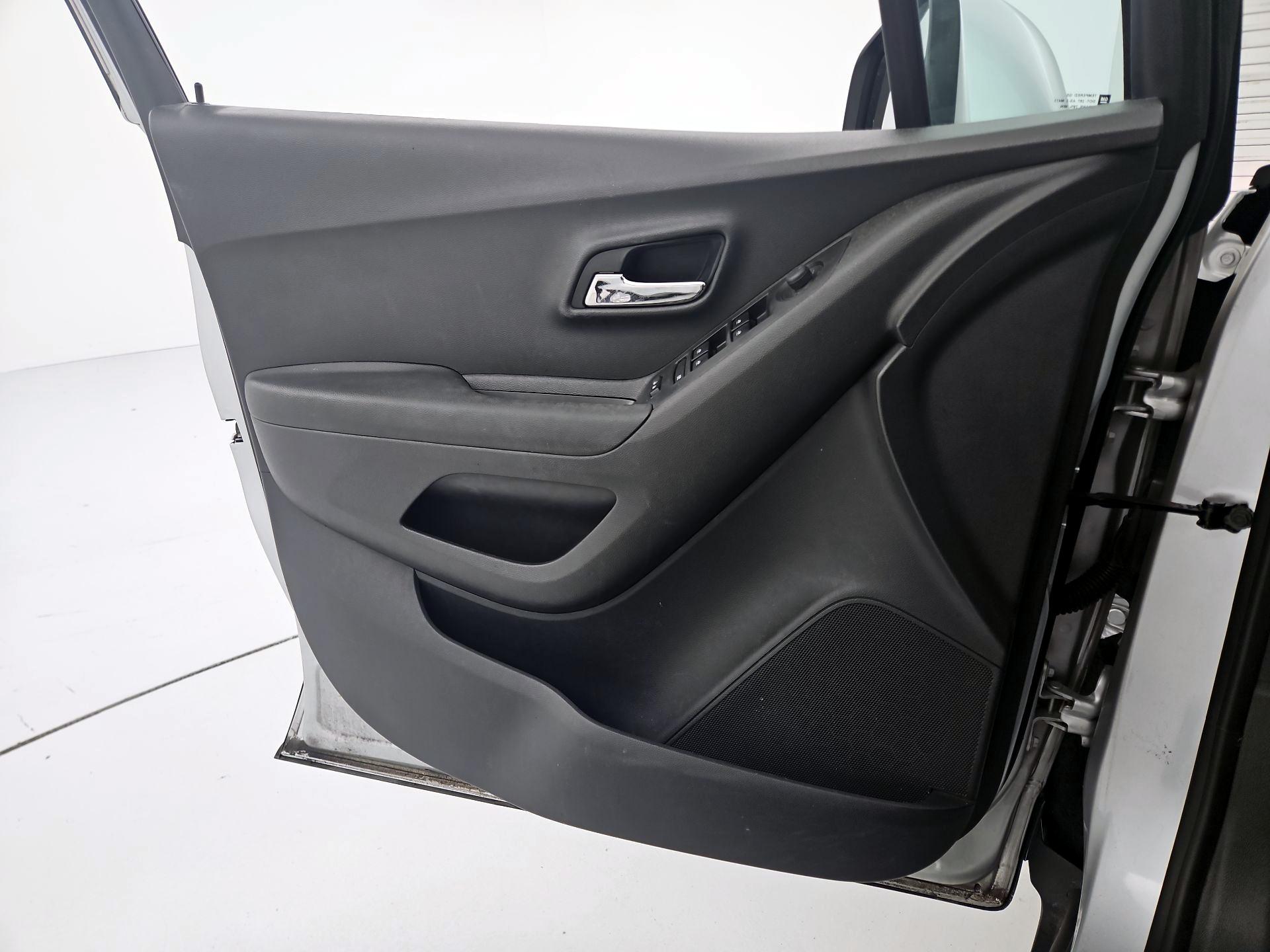 Thumbnail: 2020 Chevrolet Trax - 12