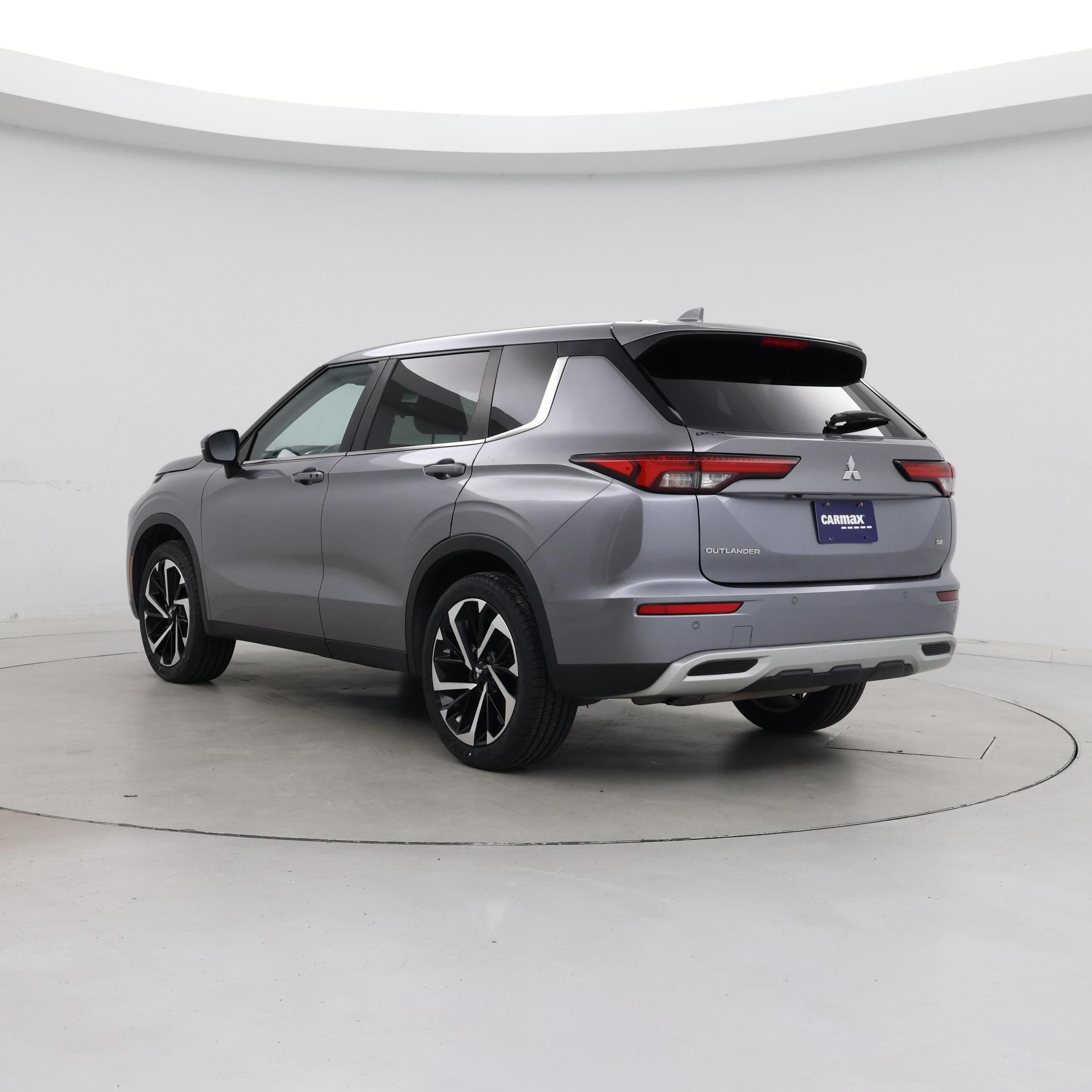 Thumbnail: 2022 Mitsubishi Outlander - 2