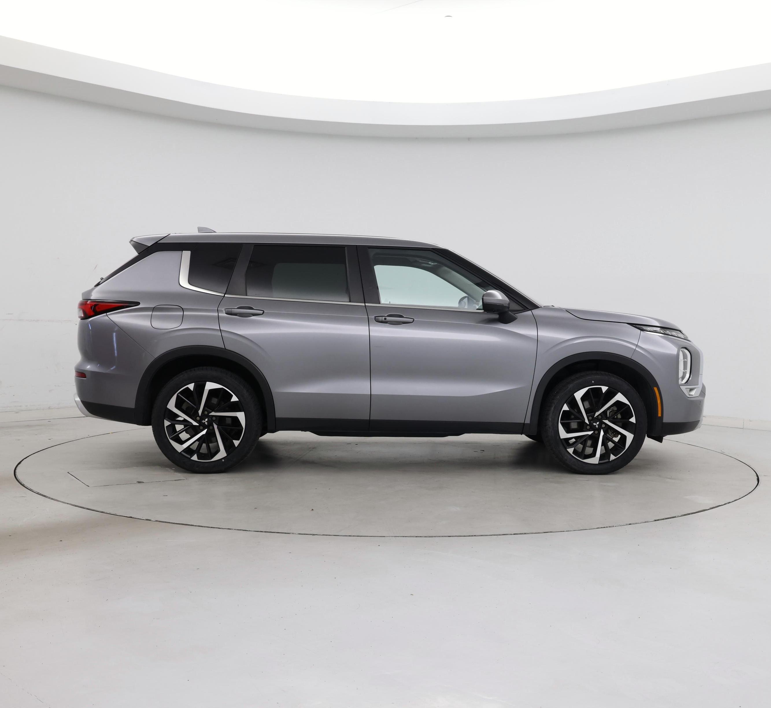 Thumbnail: 2022 Mitsubishi Outlander - 7
