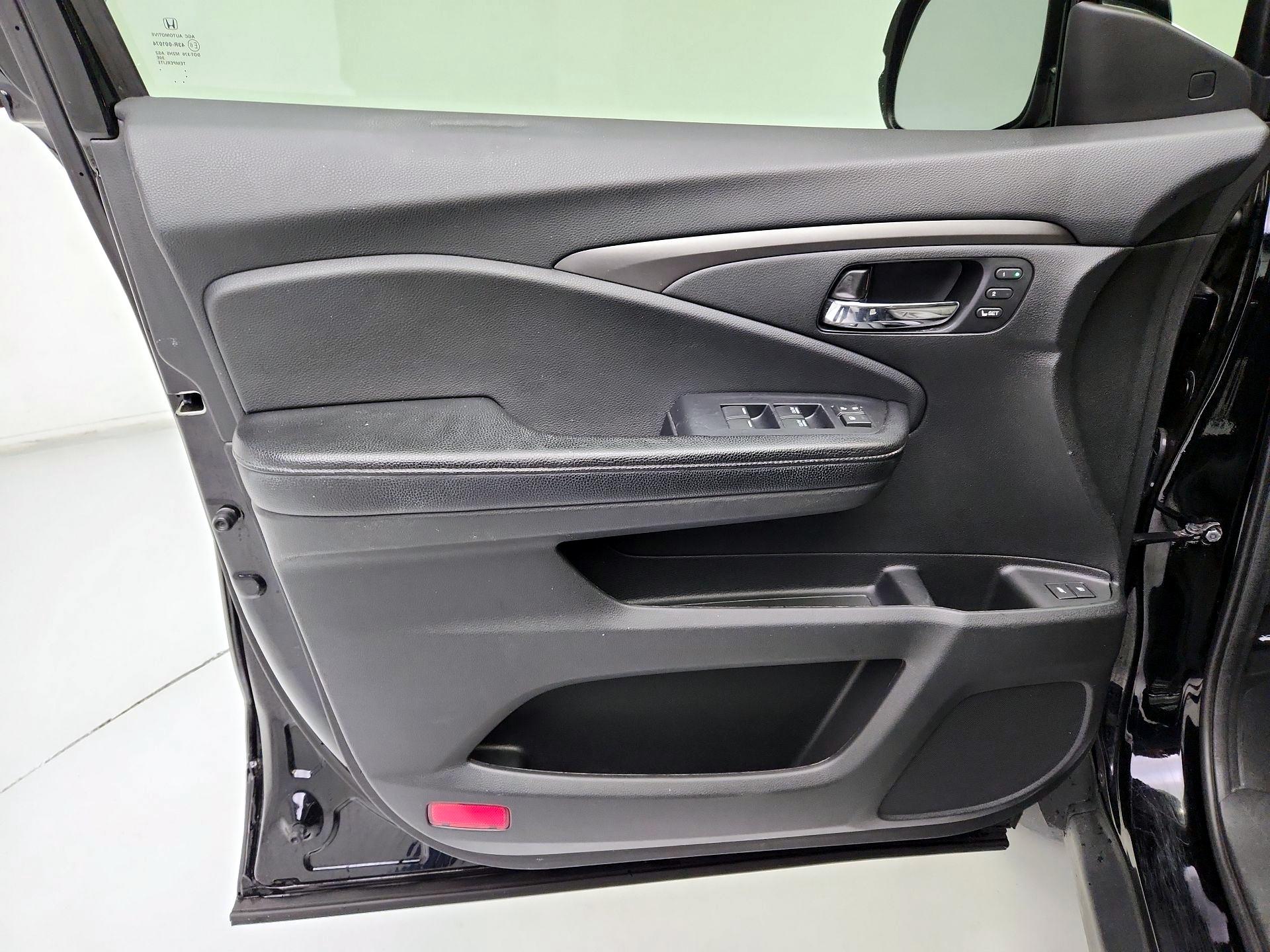 Thumbnail: 2019 Honda Passport - 12