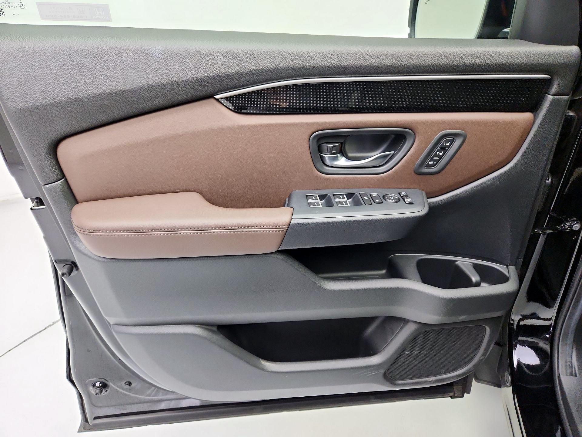 Thumbnail: 2025 Honda Pilot - 12
