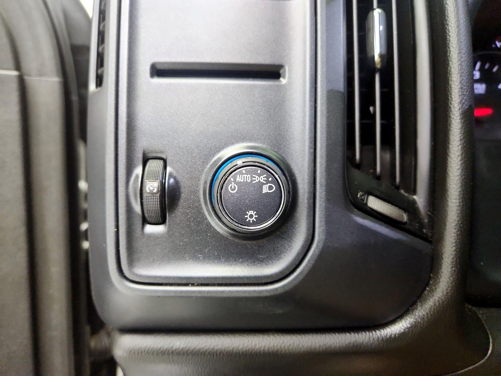 Thumbnail: 2018 Chevrolet Silverado 1500 - 13