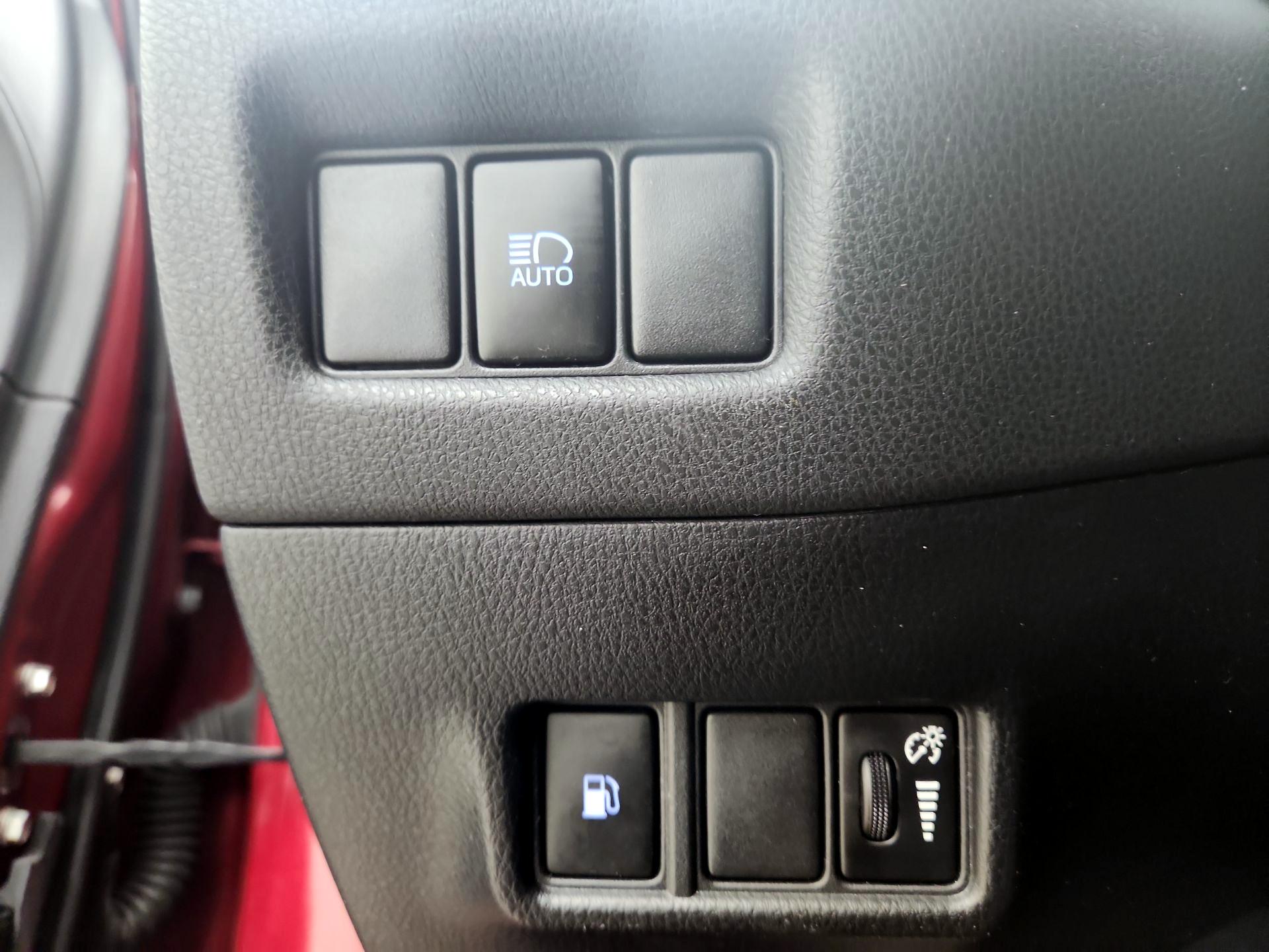 Thumbnail: 2019 Toyota C-HR - 13