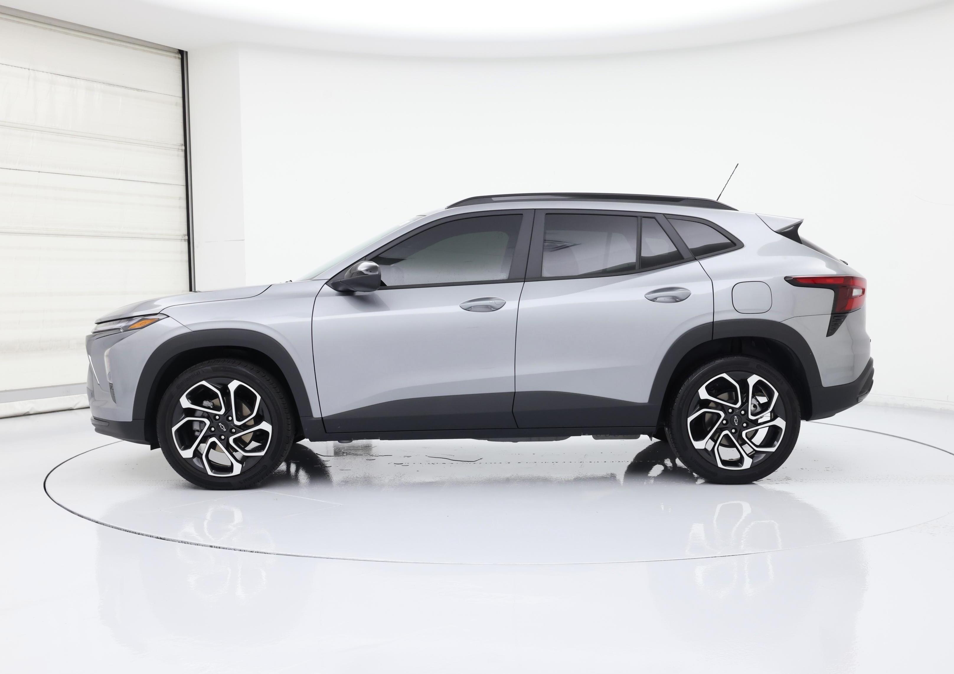 Thumbnail: 2025 Chevrolet Trax - 3