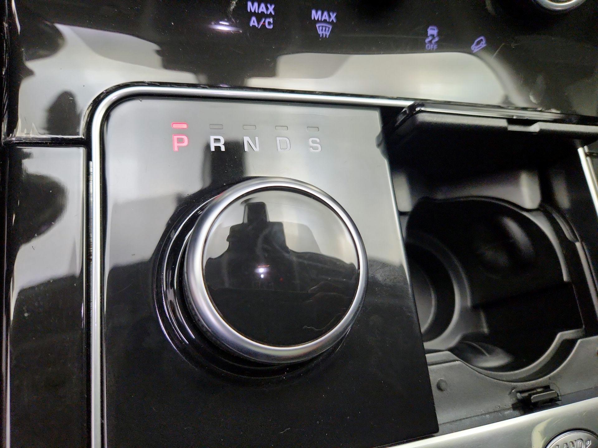 Thumbnail: 2019 Land Rover Range Rover Velar - 18