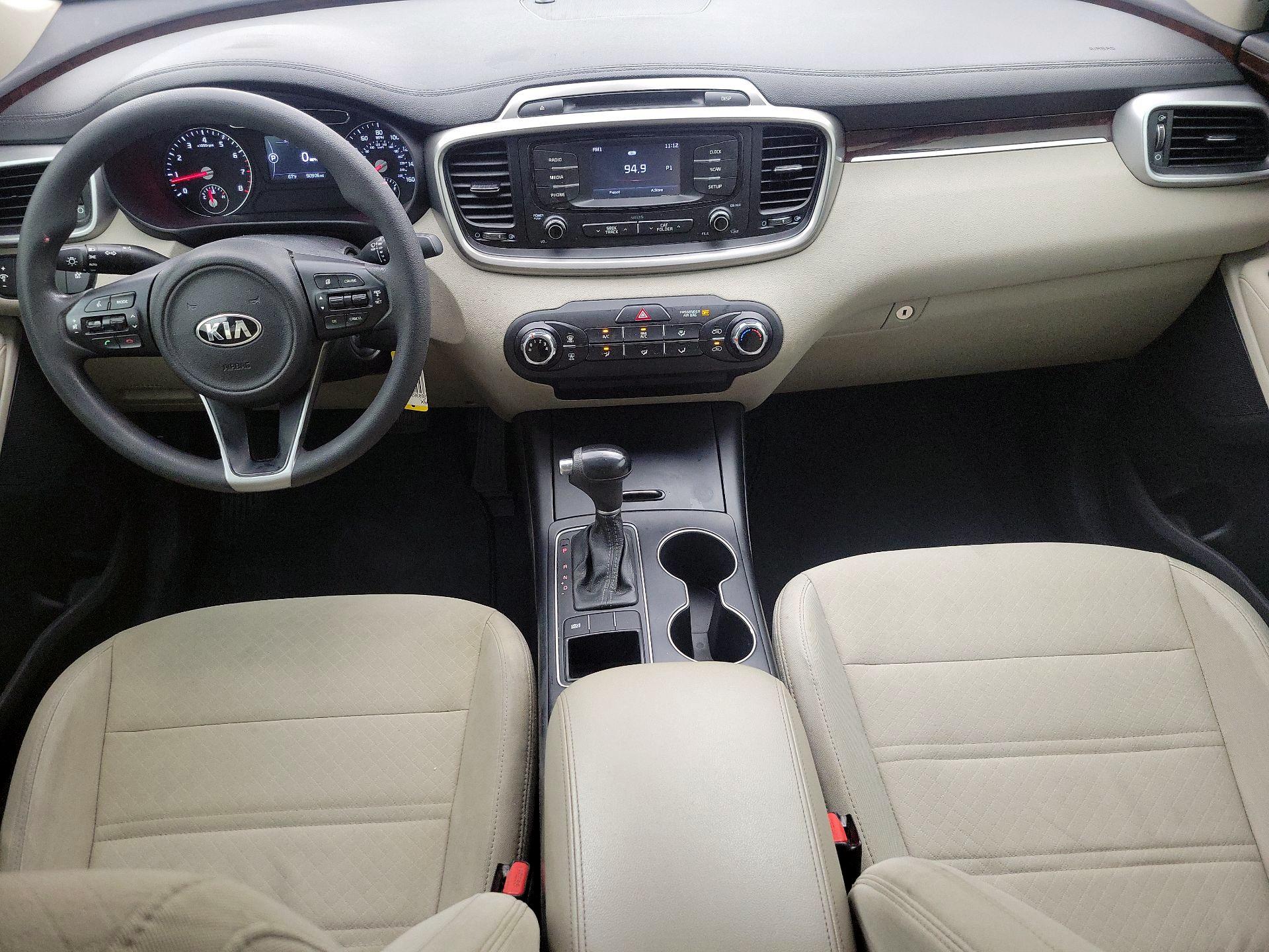 Thumbnail: 2017 Kia Sorento - 9