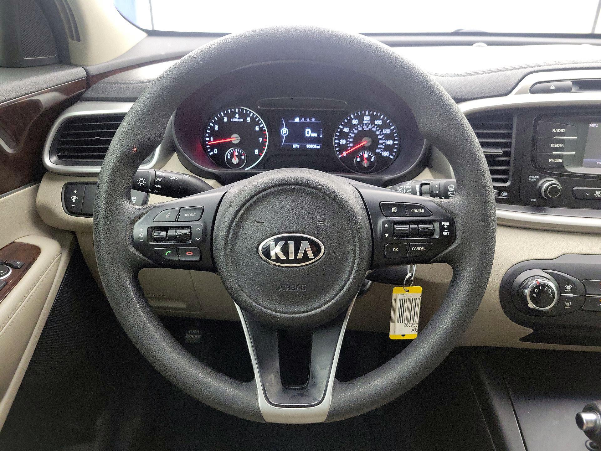 Thumbnail: 2017 Kia Sorento - 10