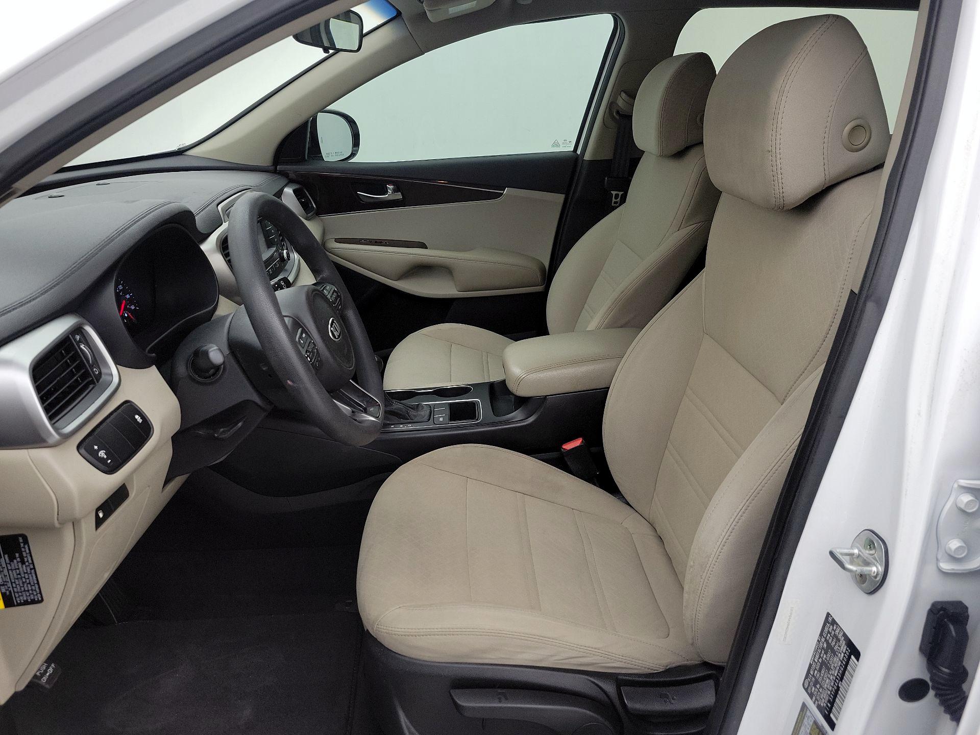 Thumbnail: 2017 Kia Sorento - 11