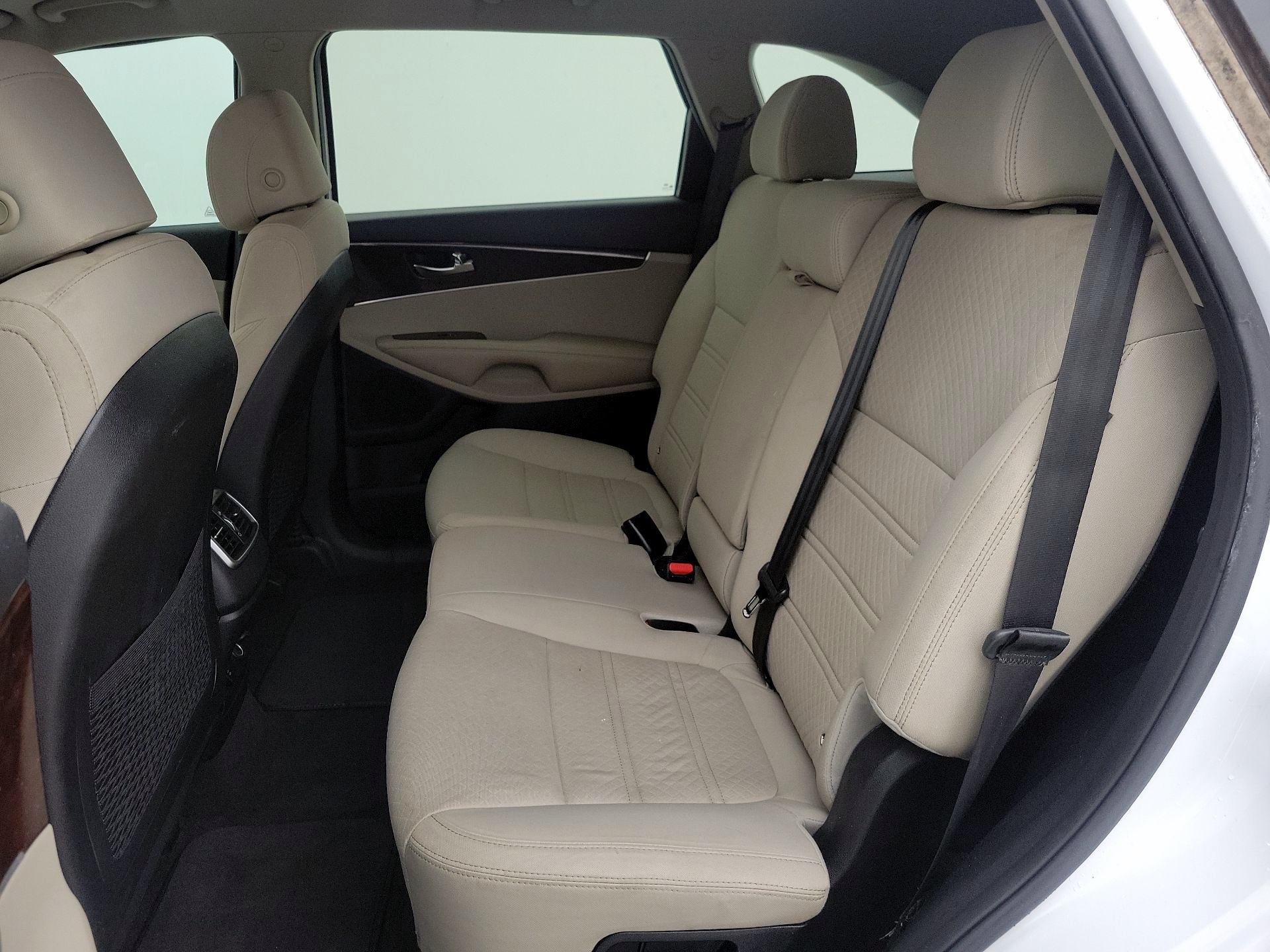 Thumbnail: 2017 Kia Sorento - 19