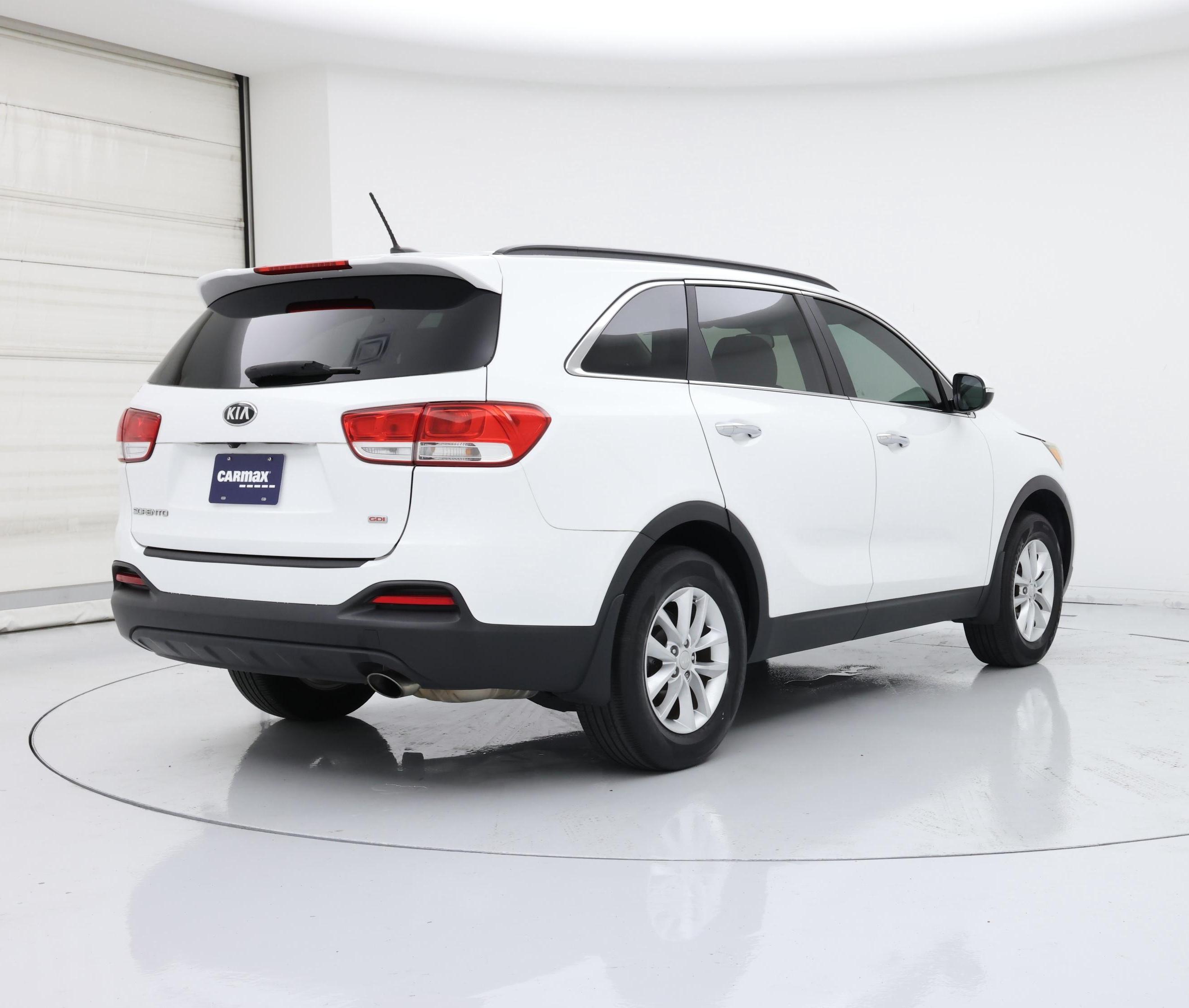 Thumbnail: 2017 Kia Sorento - 8