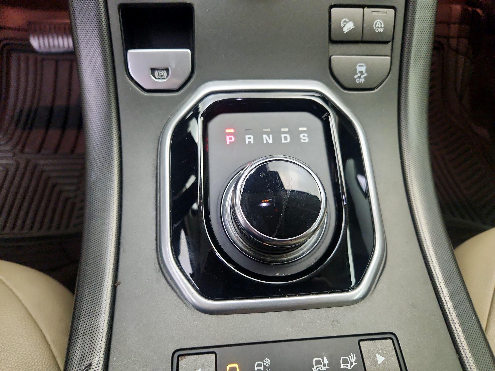 Thumbnail: 2019 Land Rover Range Rover Evoque - 17
