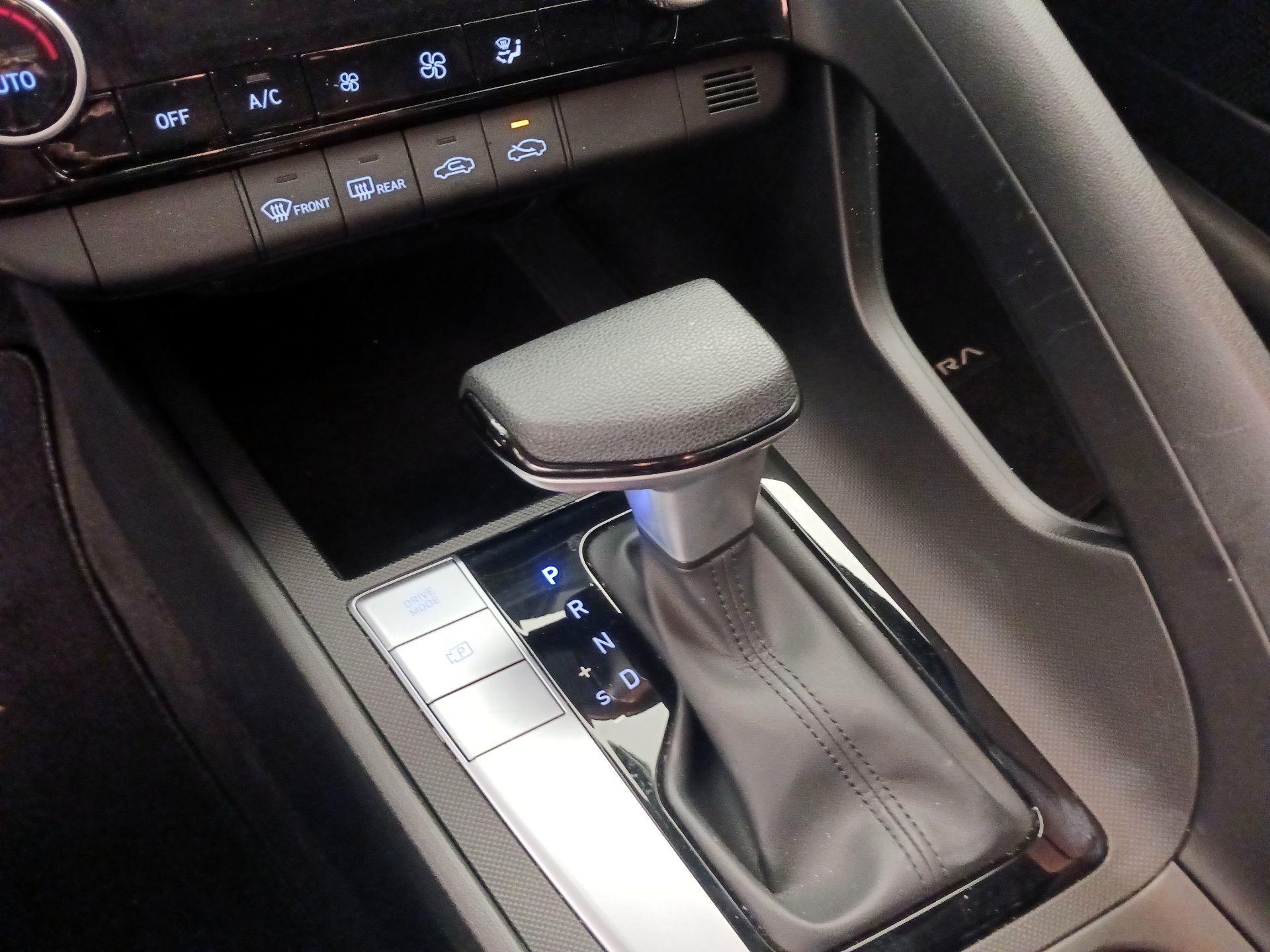 Thumbnail: 2024 Hyundai Elantra - 18