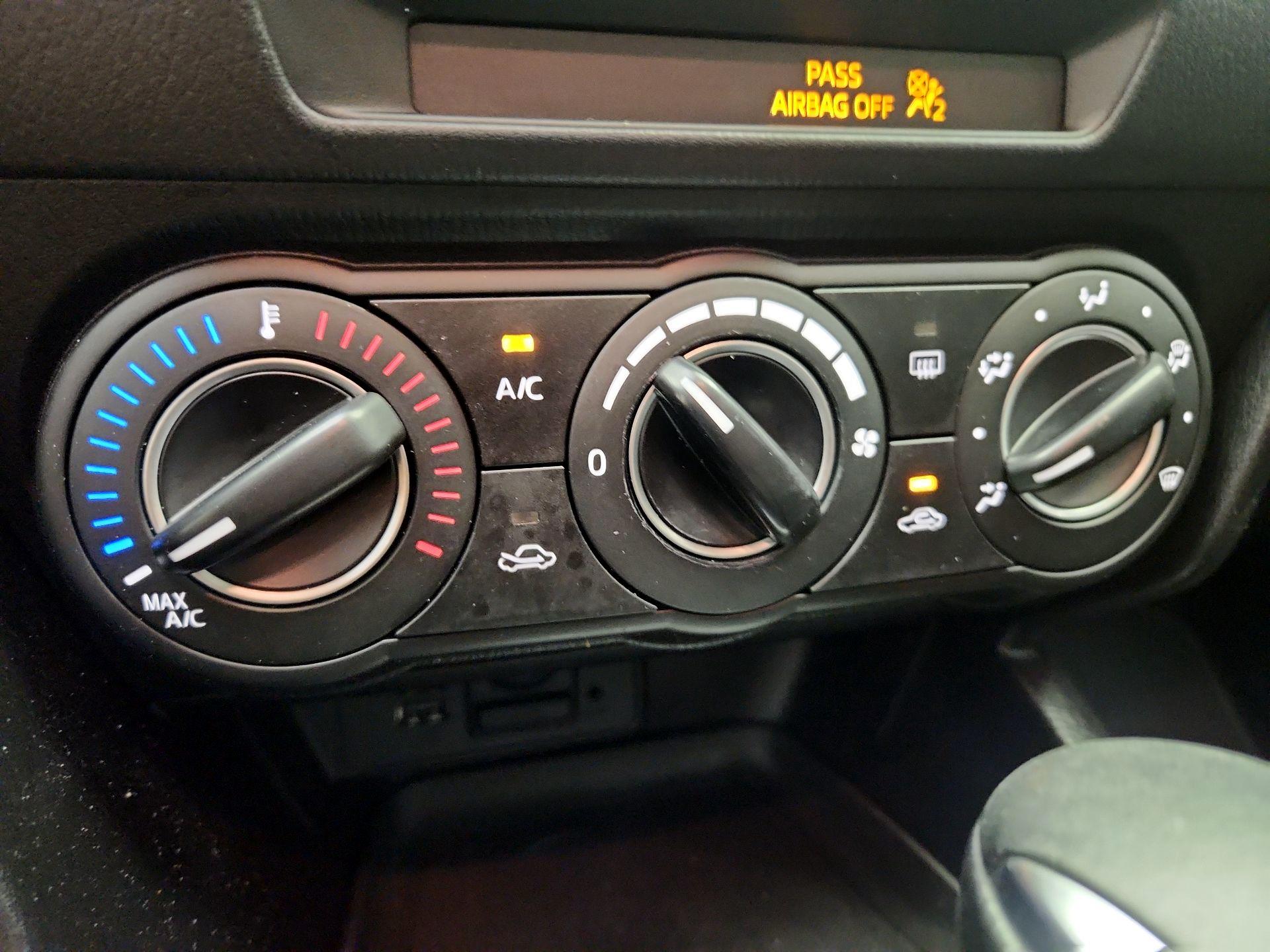 Thumbnail: 2015 Mazda Mazda3 - 17
