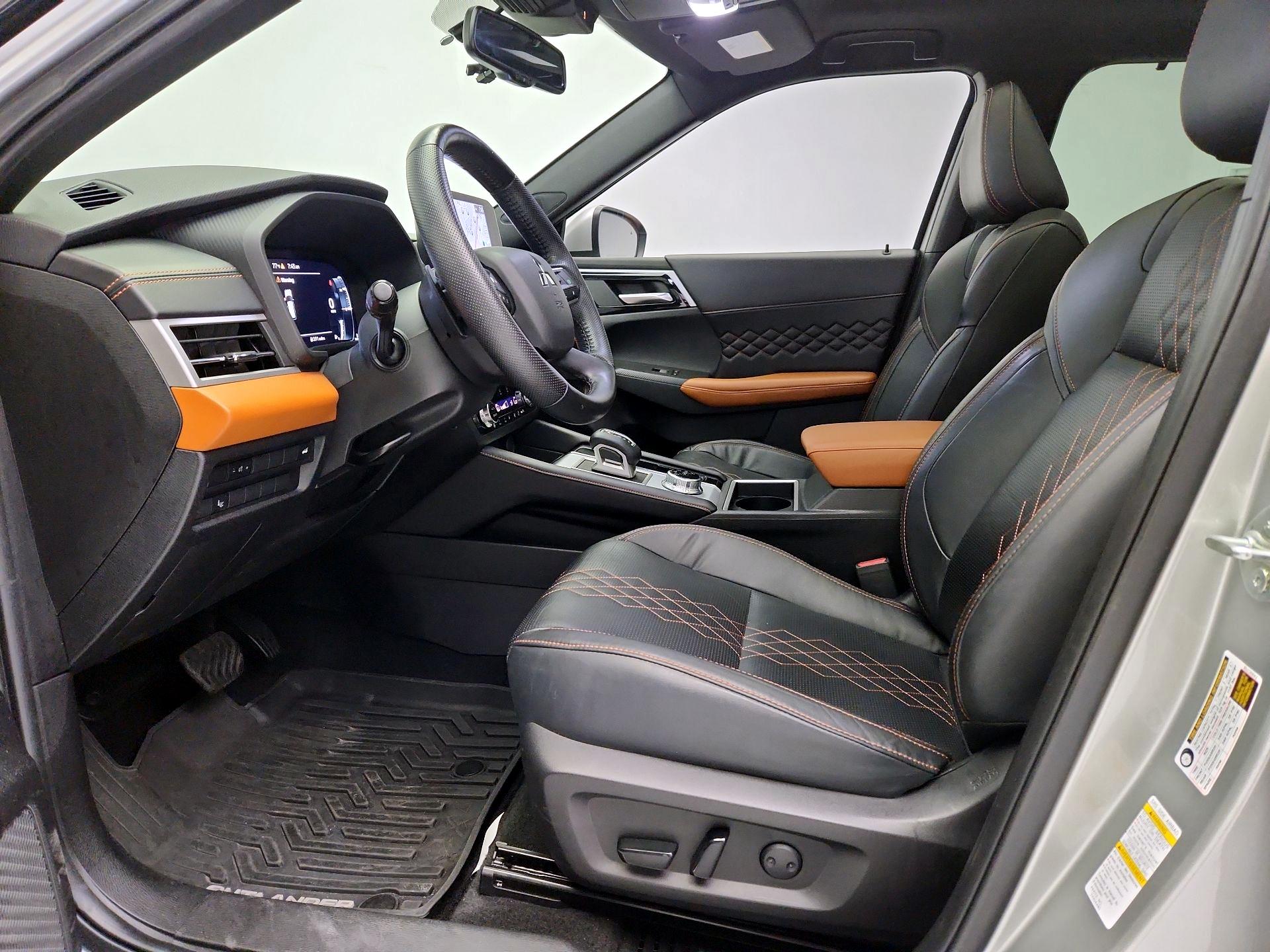 Thumbnail: 2022 Mitsubishi Outlander - 11