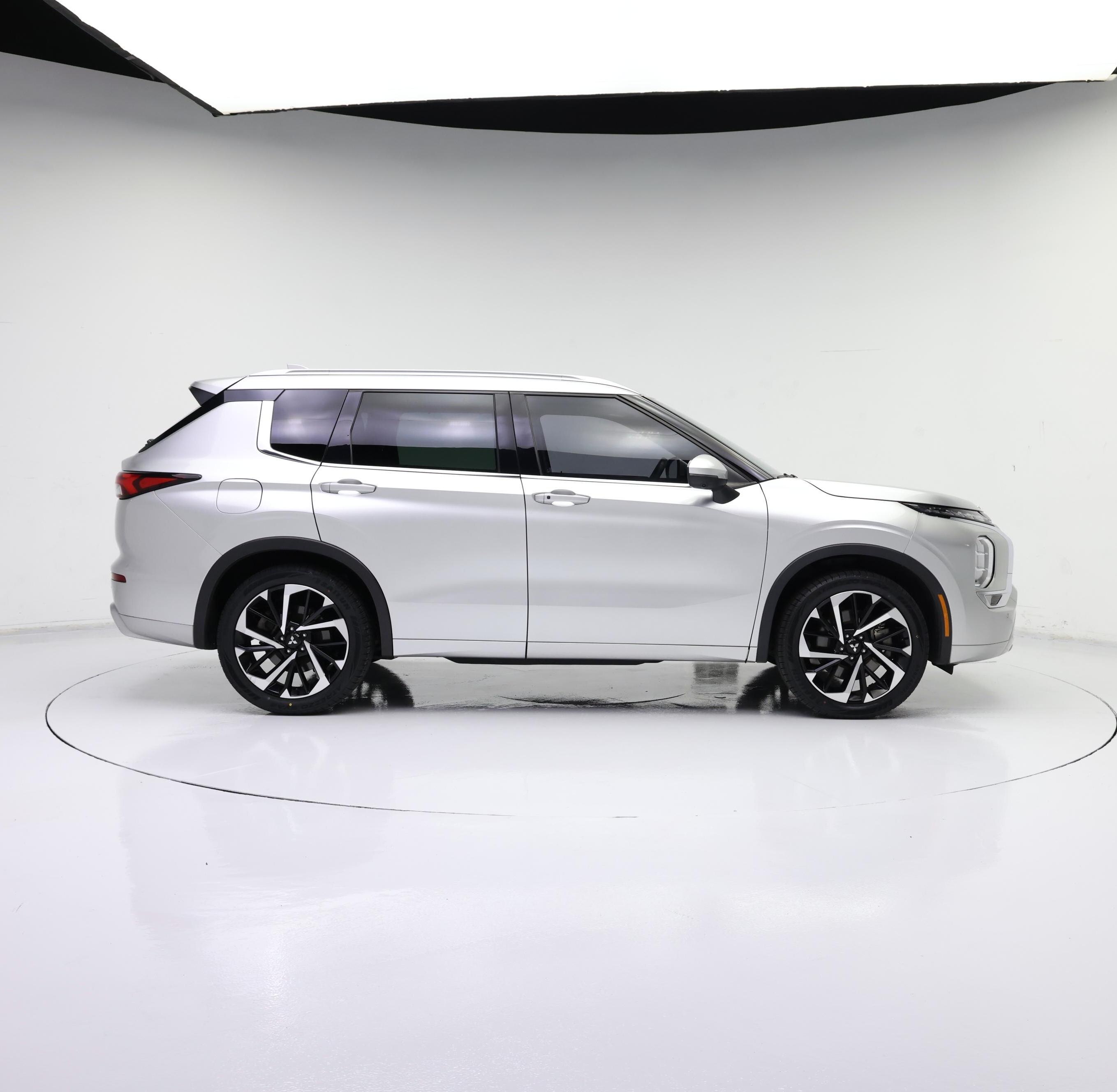 Thumbnail: 2022 Mitsubishi Outlander - 7