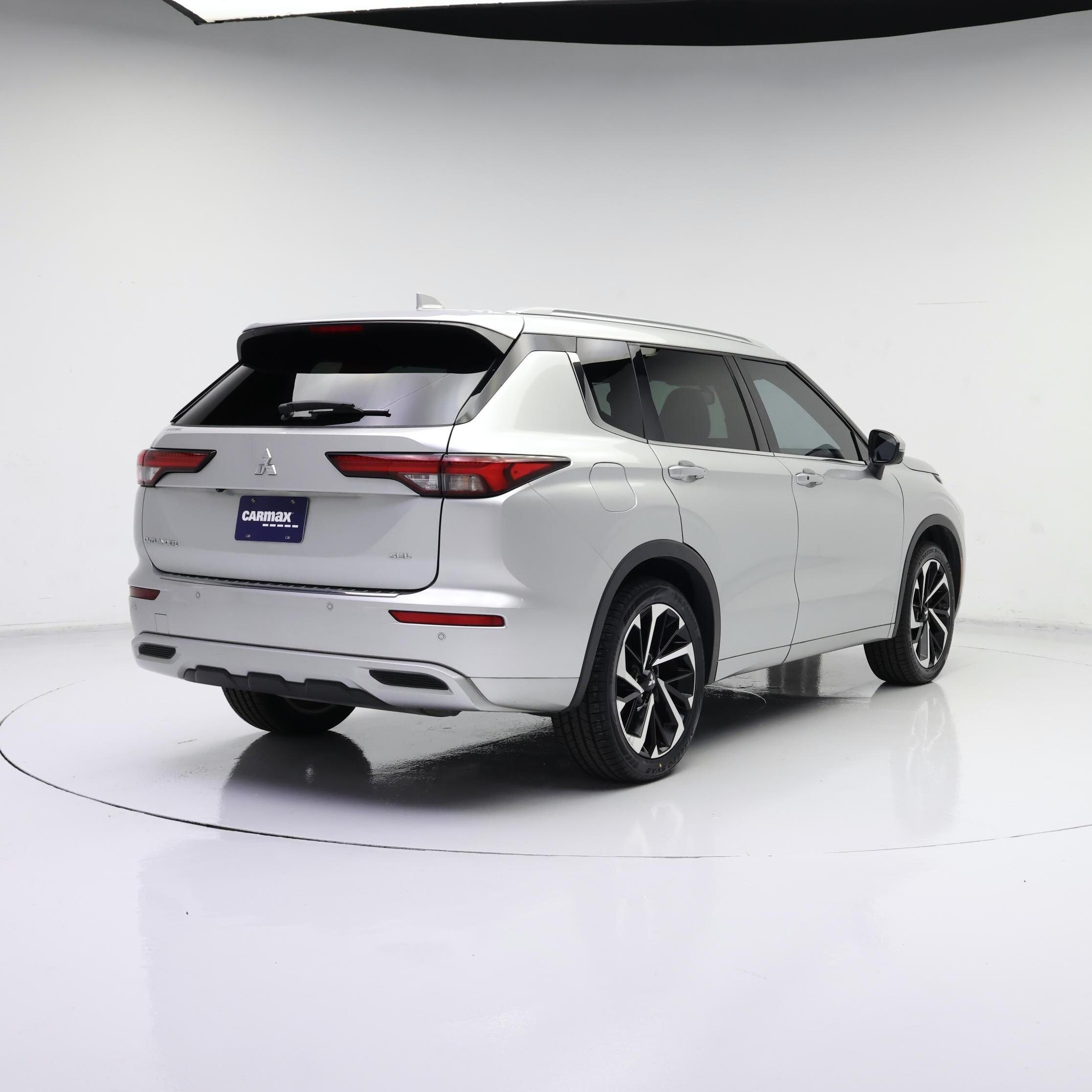Thumbnail: 2022 Mitsubishi Outlander - 8