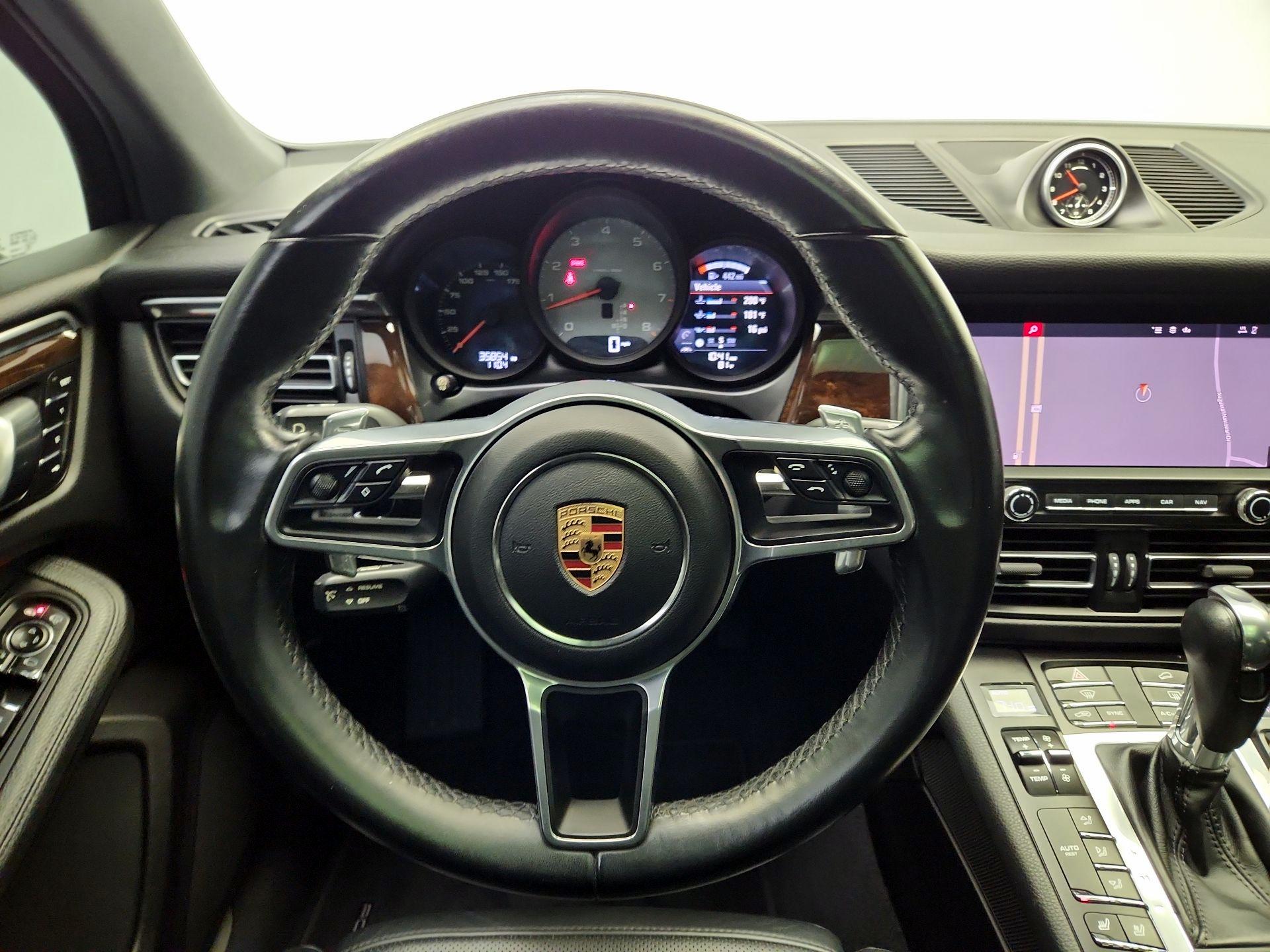 Thumbnail: 2020 Porsche Macan - 10