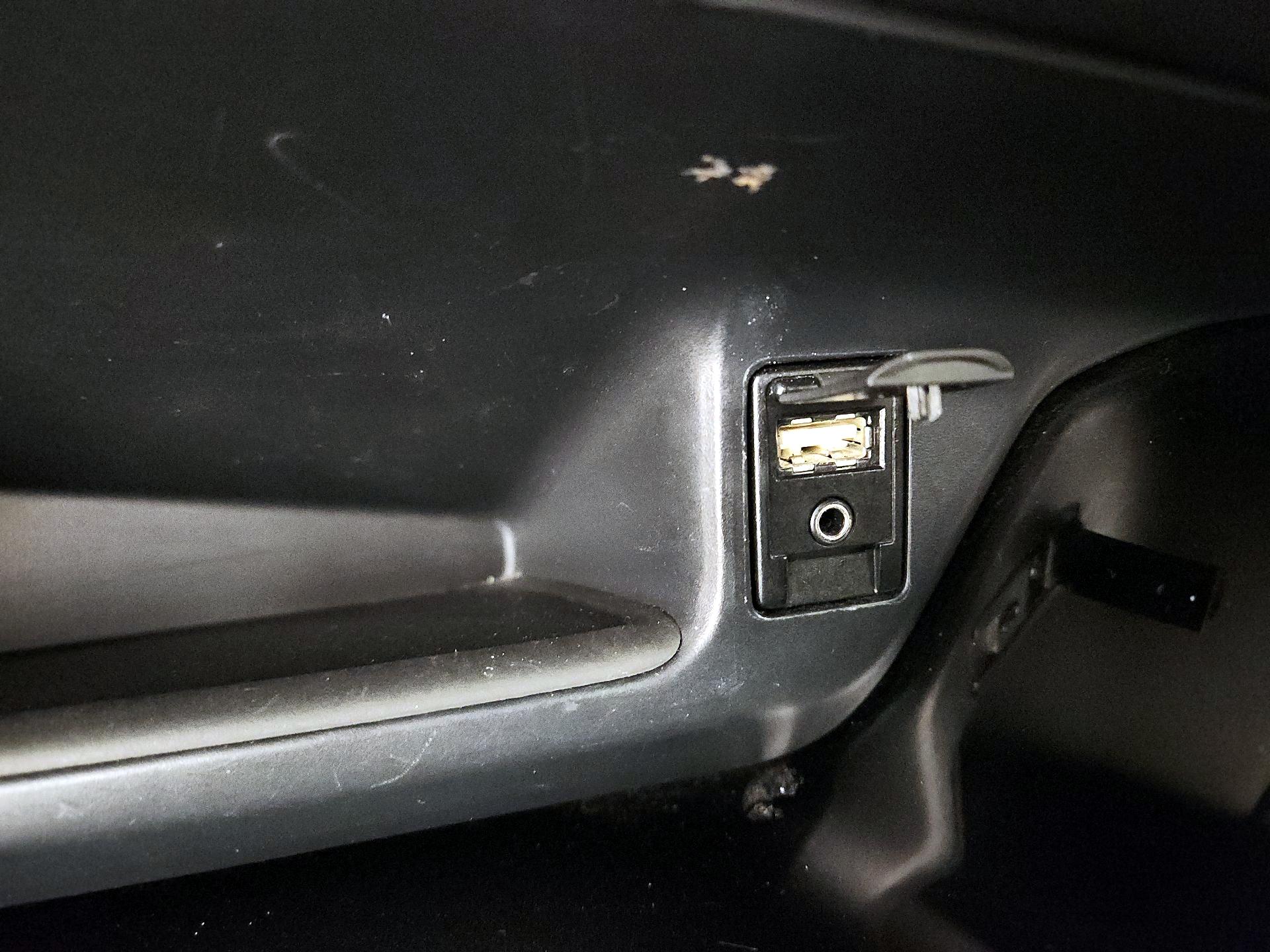 Thumbnail: 2019 Toyota C-HR - 18