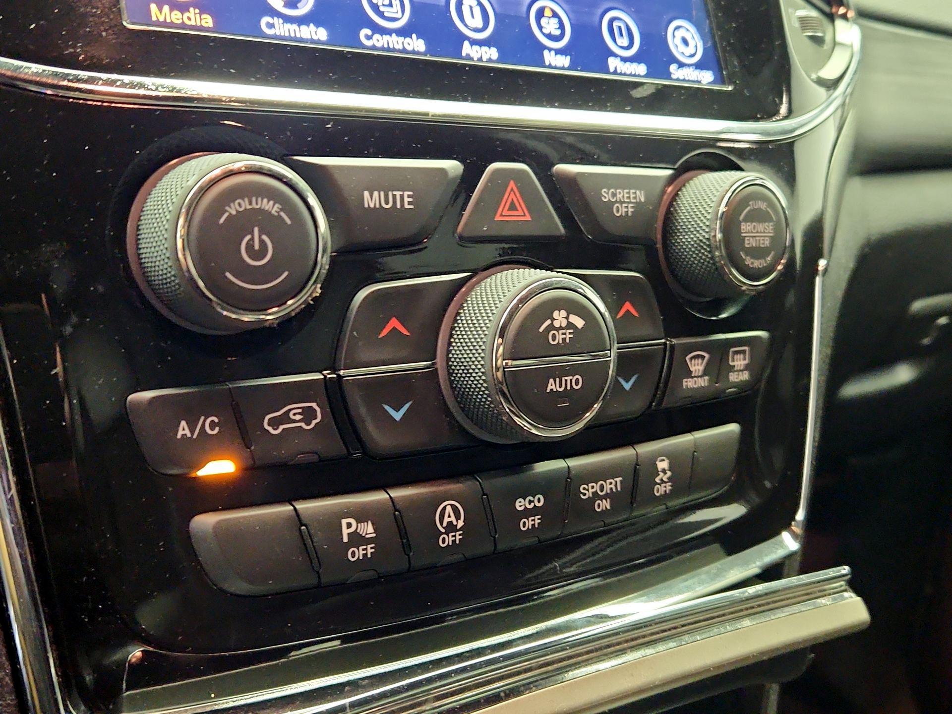 Thumbnail: 2021 Jeep Grand Cherokee - 17