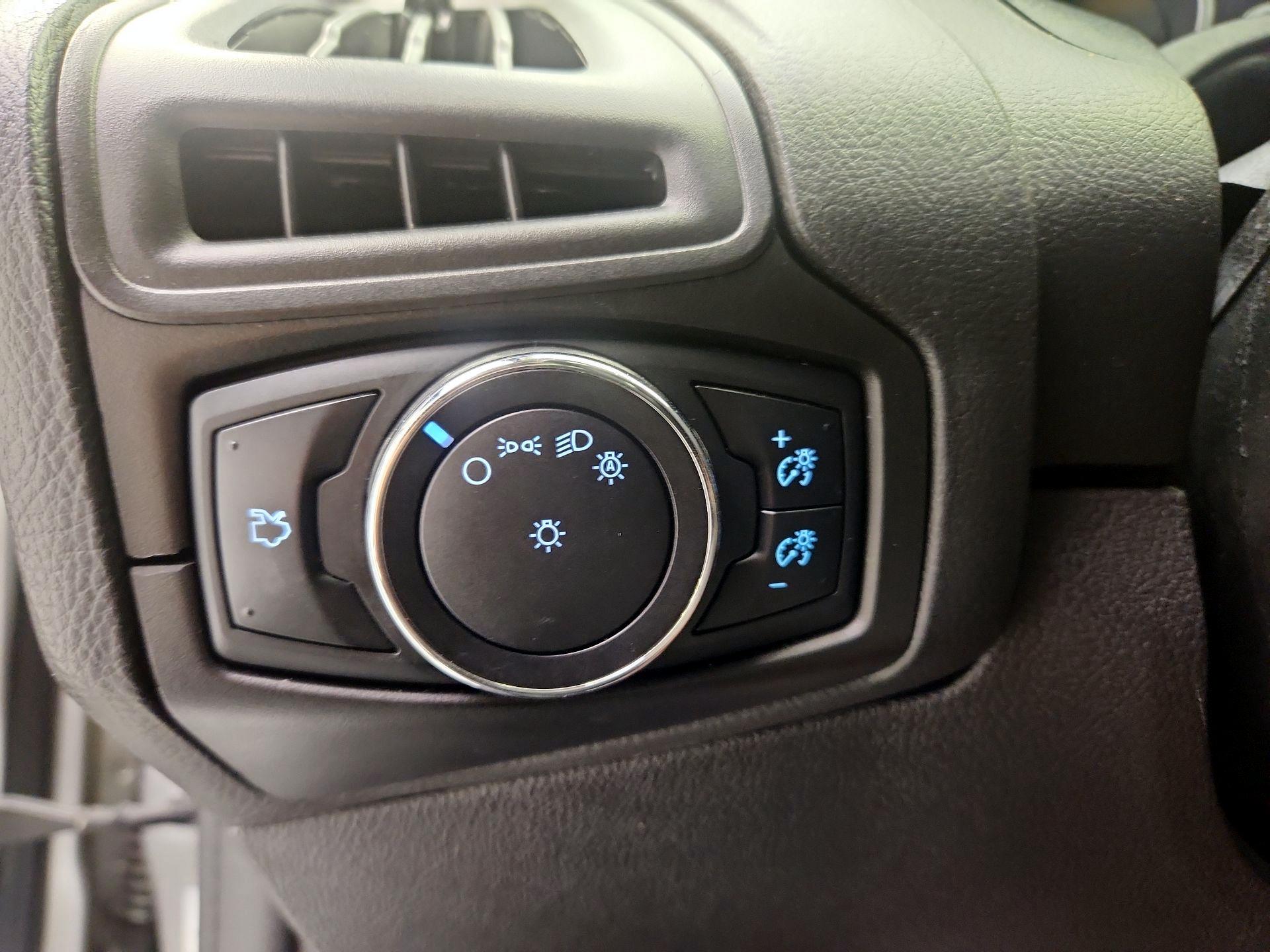 Thumbnail: 2014 Ford Focus - 13
