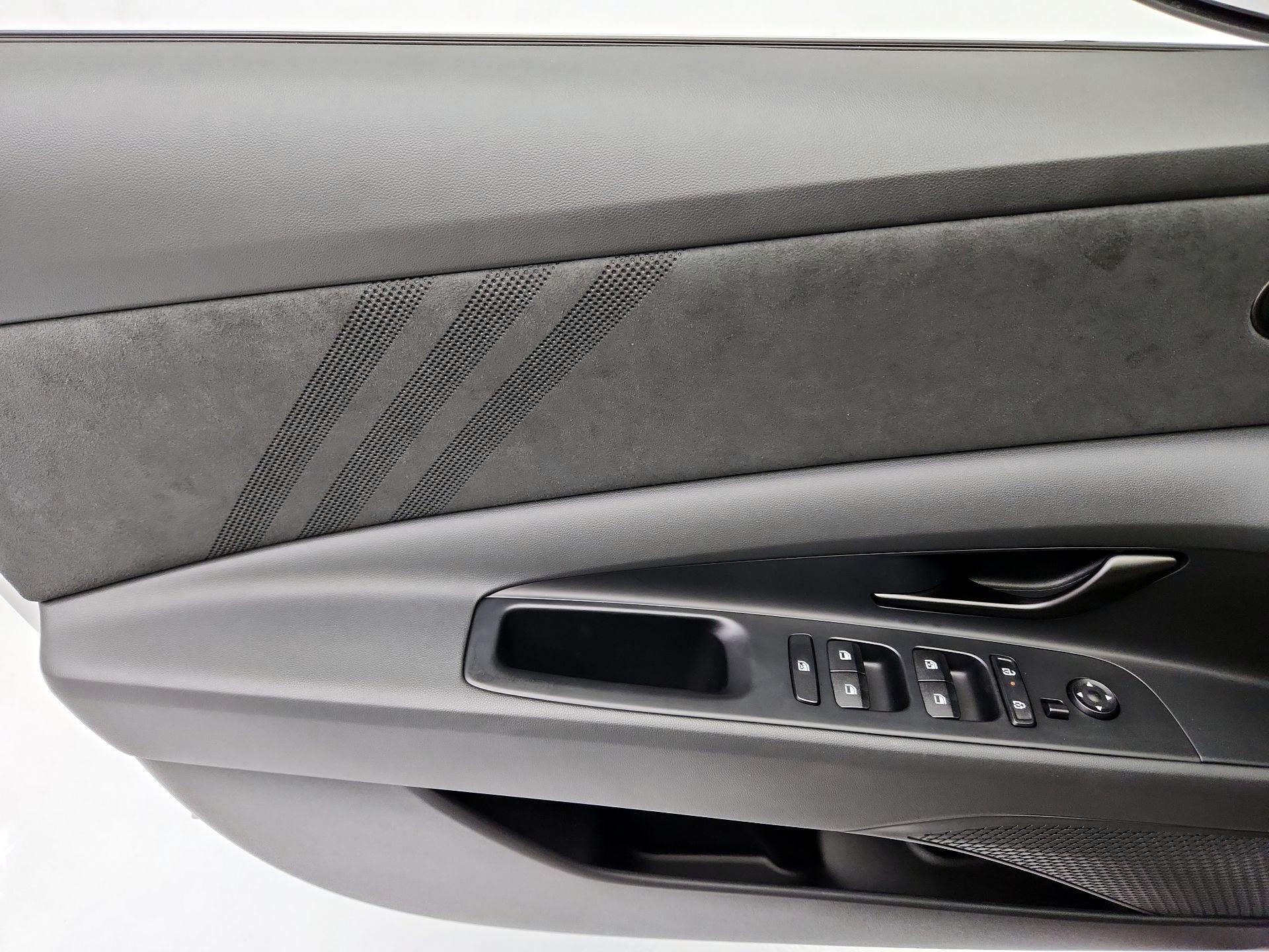 Thumbnail: 2025 Hyundai Elantra - 12