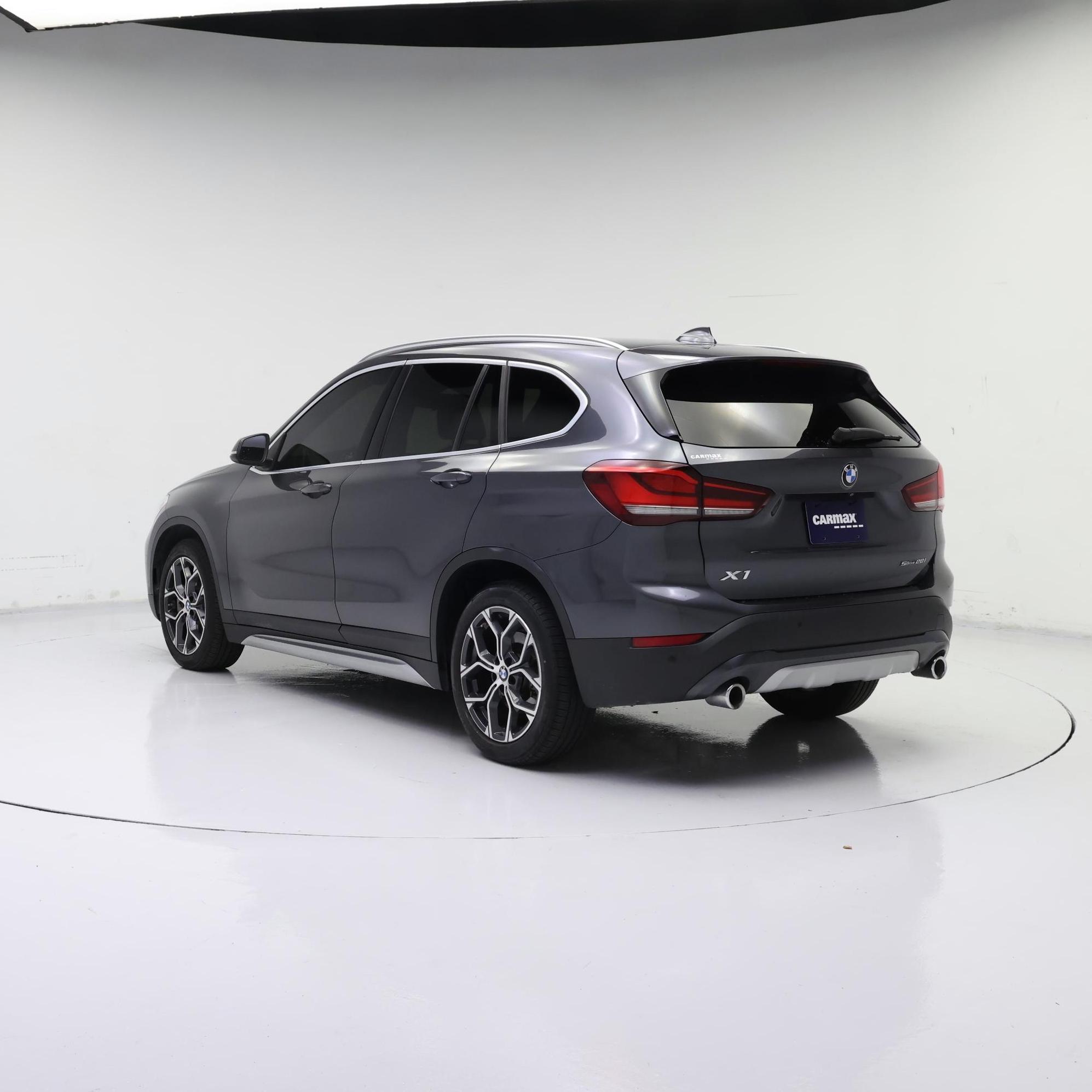 Thumbnail: 2021 BMW X1 - 2