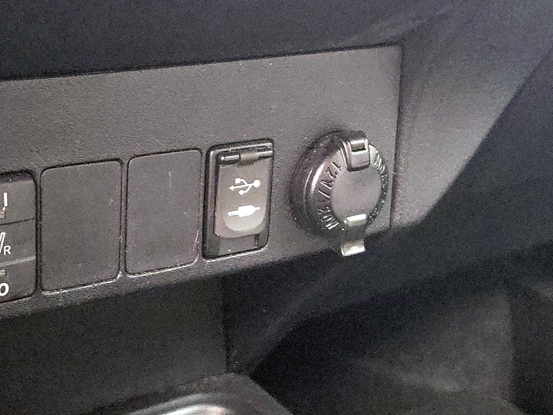 Thumbnail: 2014 Toyota RAV4 - 19