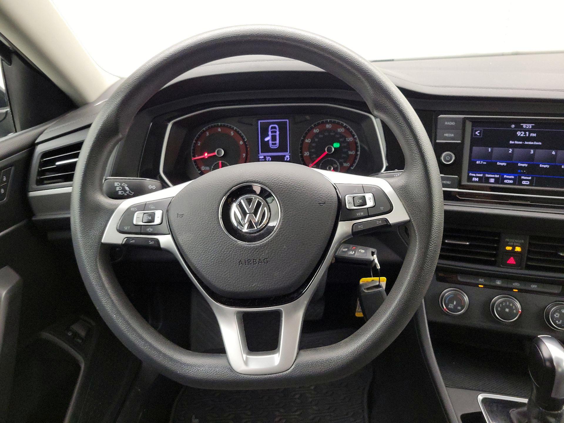 Thumbnail: 2021 Volkswagen Jetta - 10