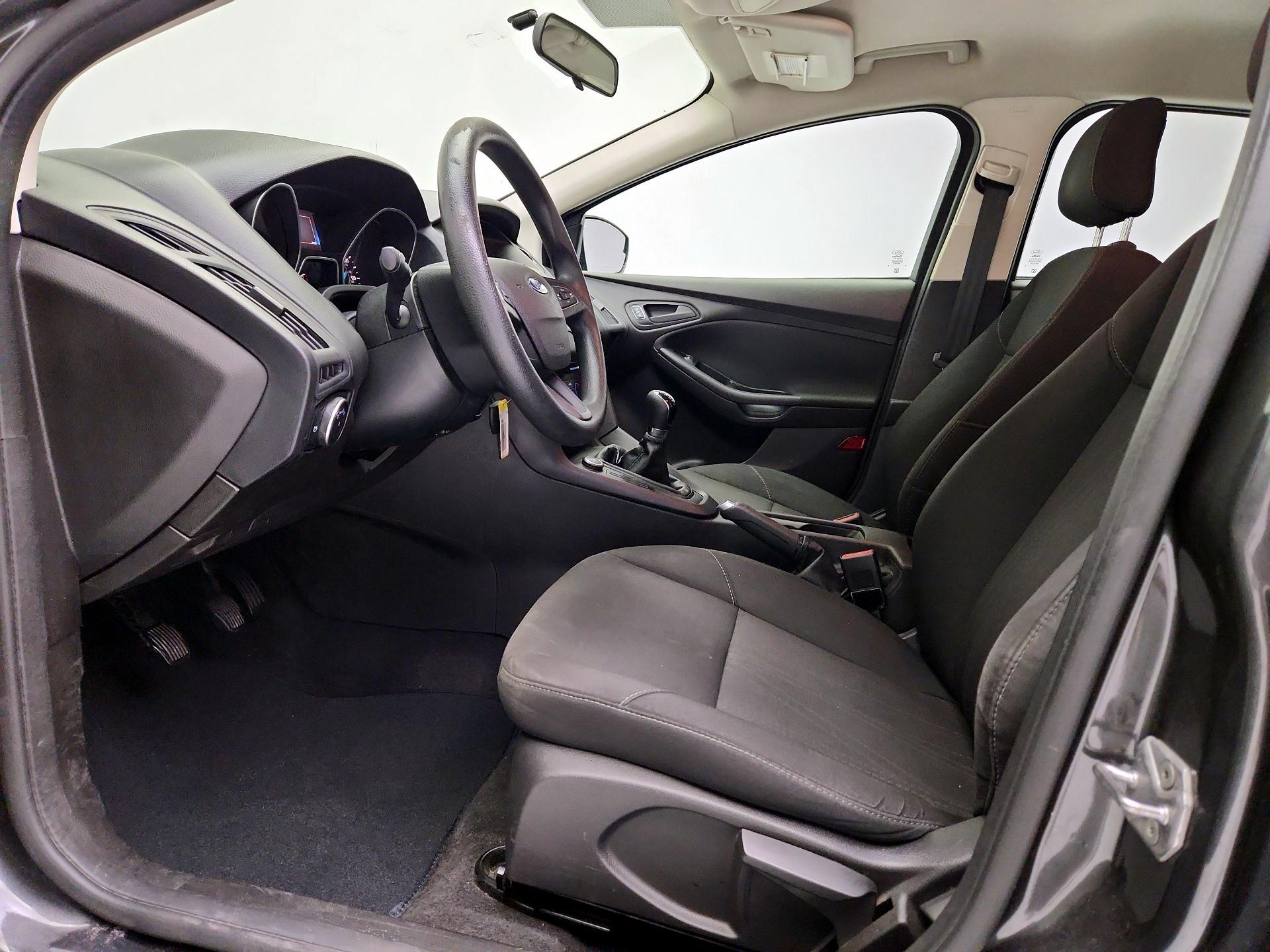 Thumbnail: 2016 Ford Focus - 11