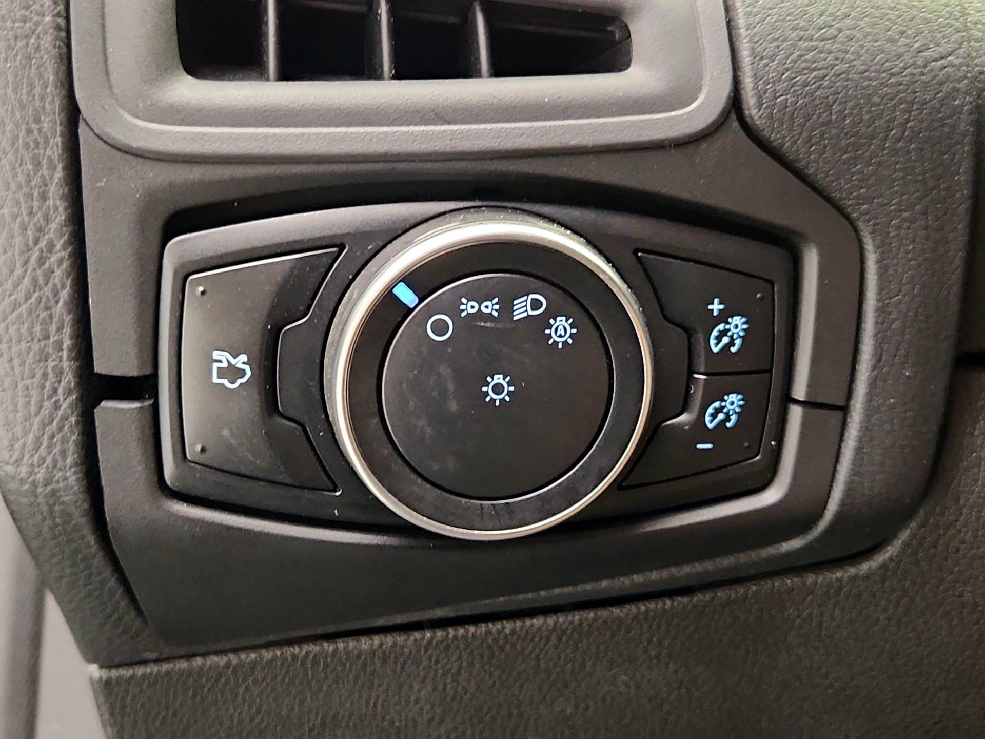 Thumbnail: 2016 Ford Focus - 13