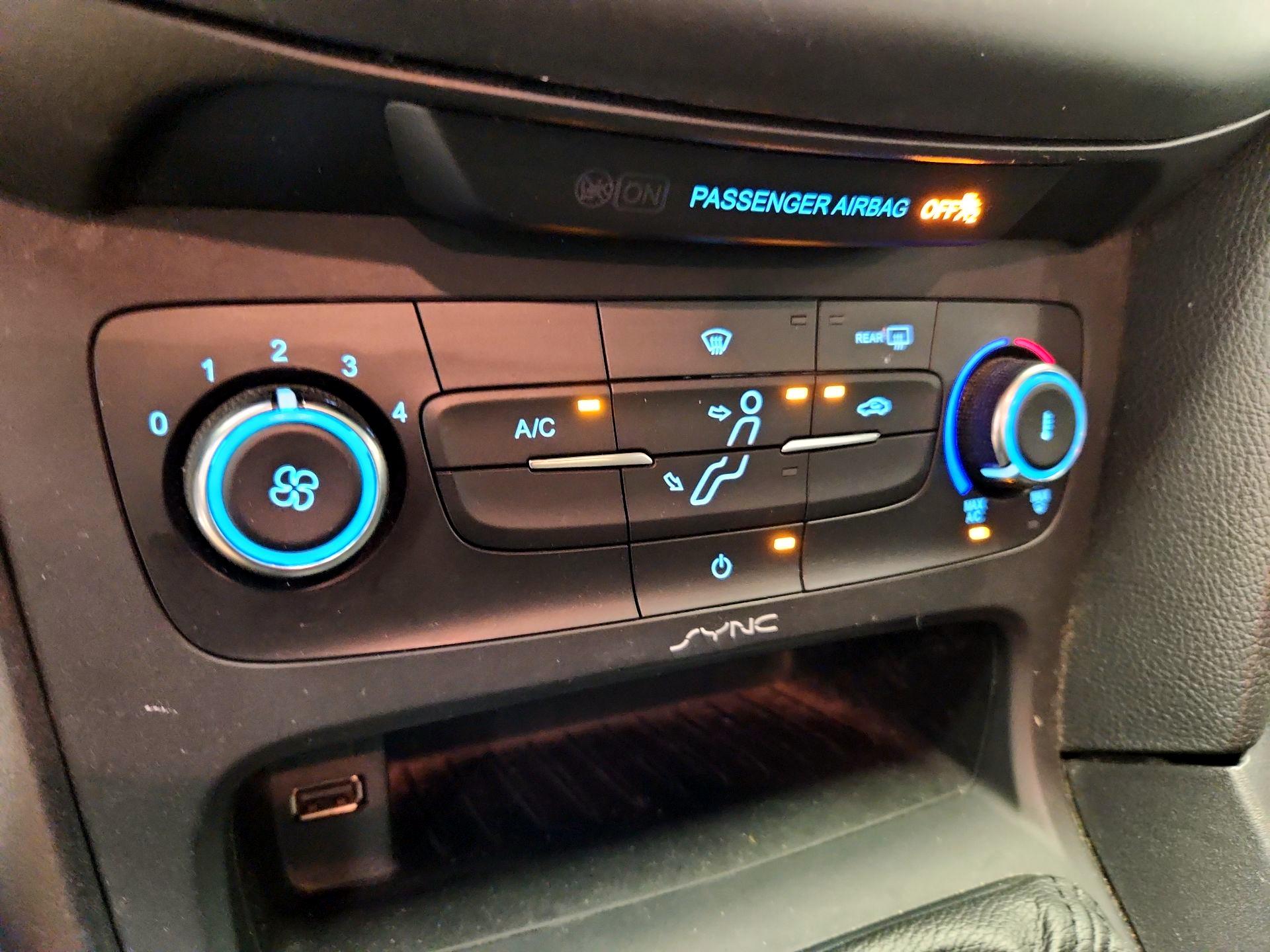 Thumbnail: 2016 Ford Focus - 16