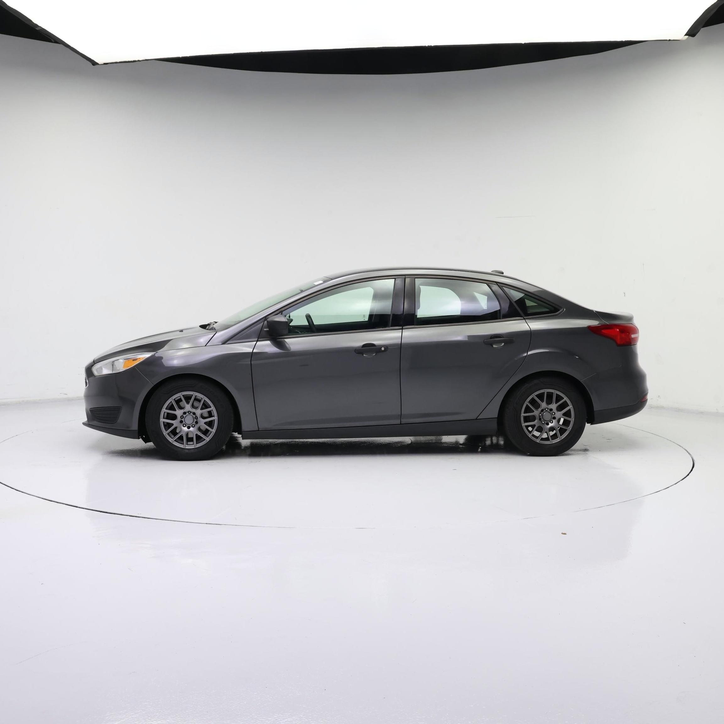 Thumbnail: 2016 Ford Focus - 3