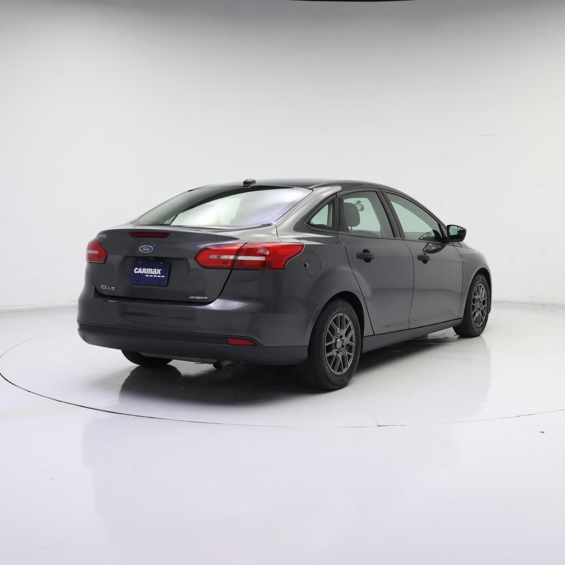 Thumbnail: 2016 Ford Focus - 8