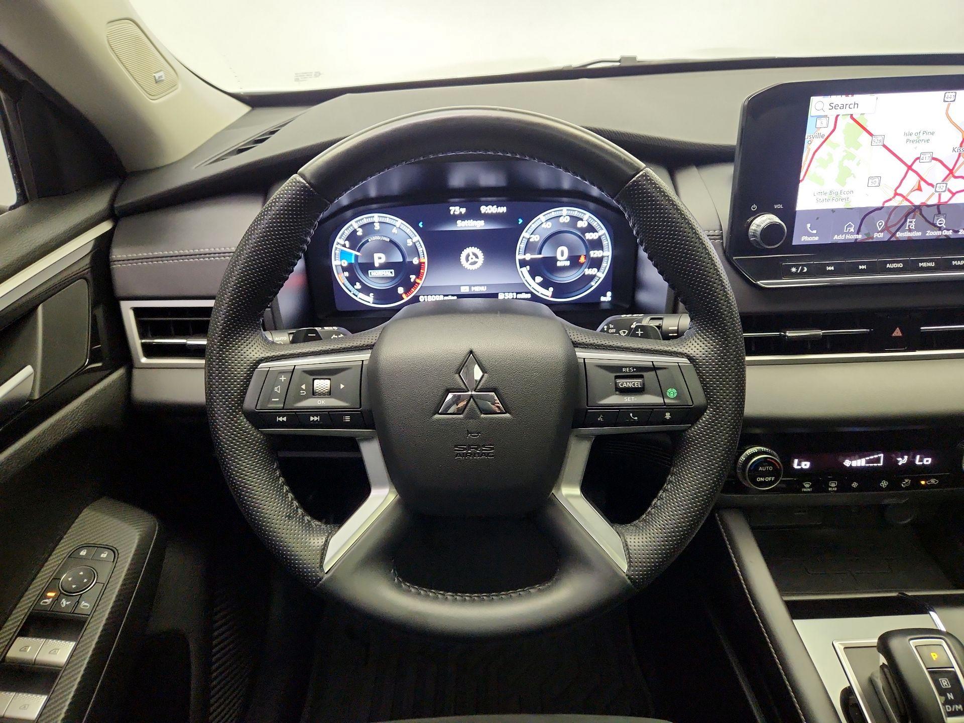 Thumbnail: 2024 Mitsubishi Outlander - 10