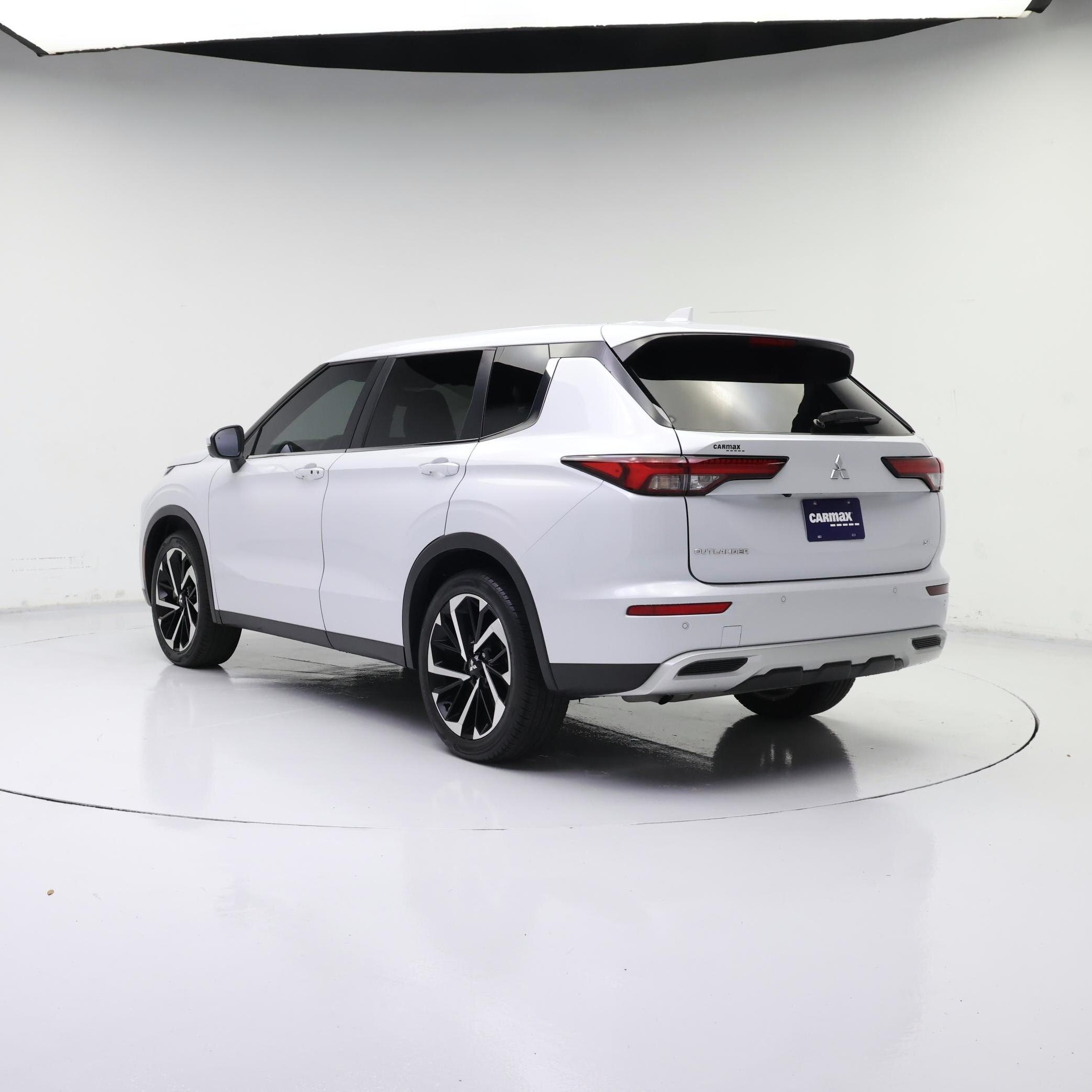 Thumbnail: 2024 Mitsubishi Outlander - 2