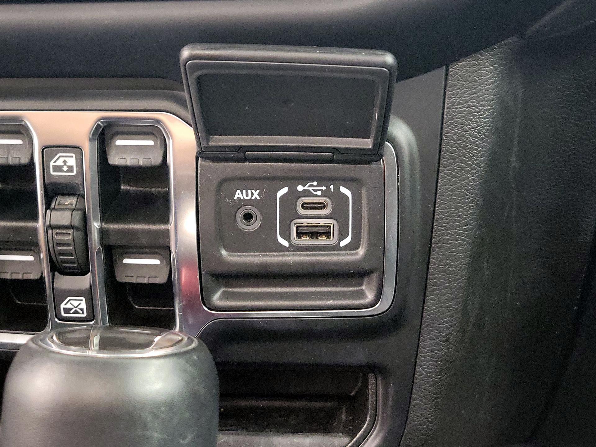 Thumbnail: 2022 Jeep Wrangler - 19