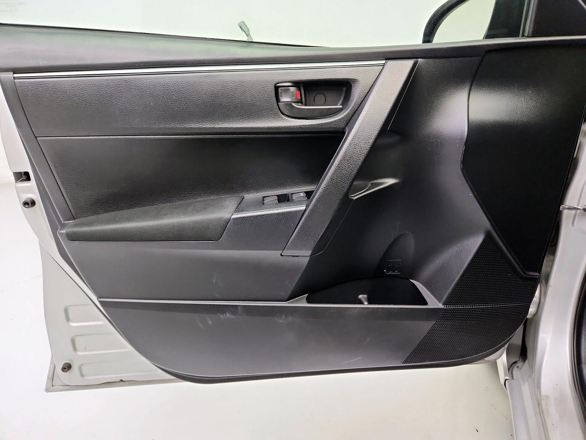 Thumbnail: 2015 Toyota Corolla - 12
