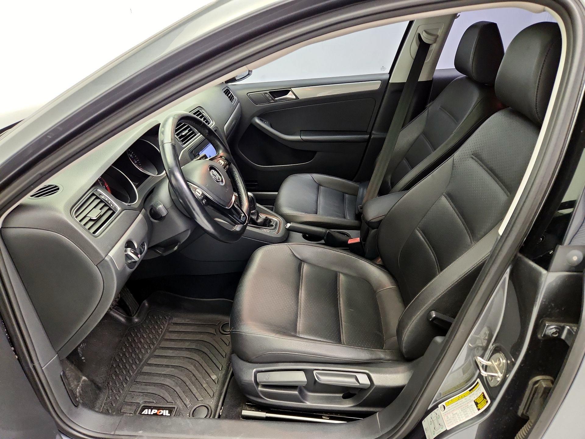 Thumbnail: 2016 Volkswagen Jetta - 11