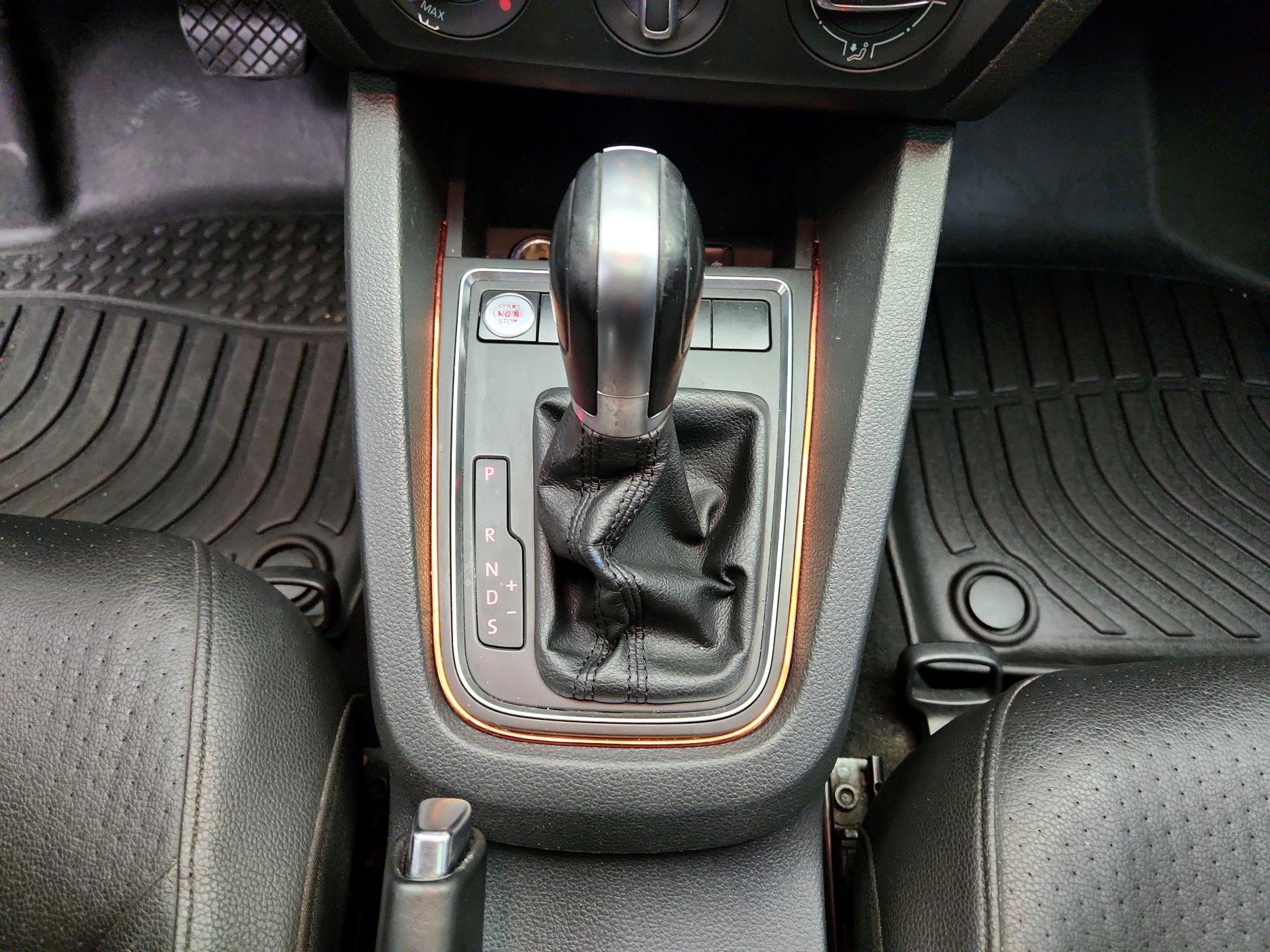 Thumbnail: 2016 Volkswagen Jetta - 18