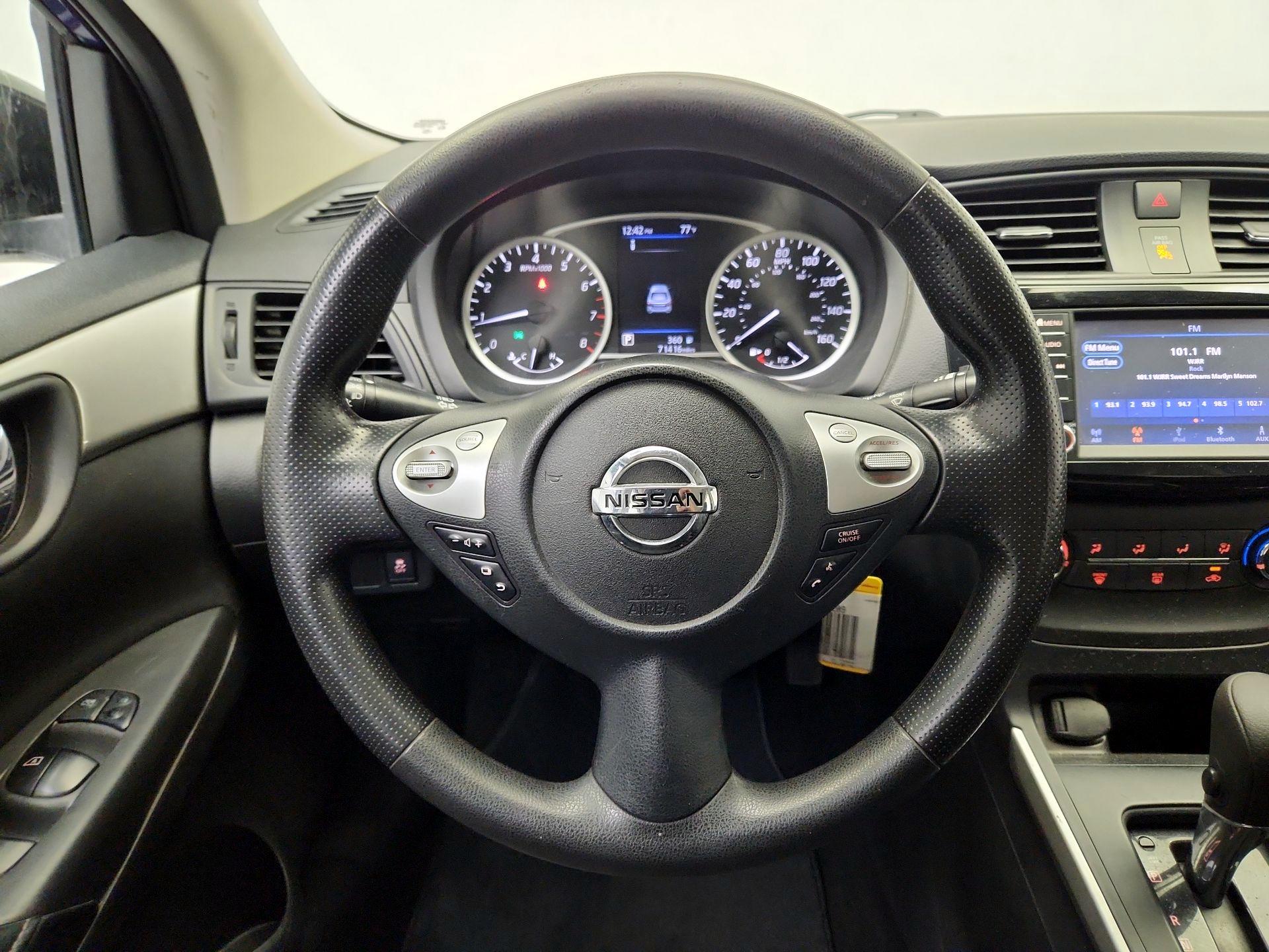 Thumbnail: 2019 Nissan Sentra - 10