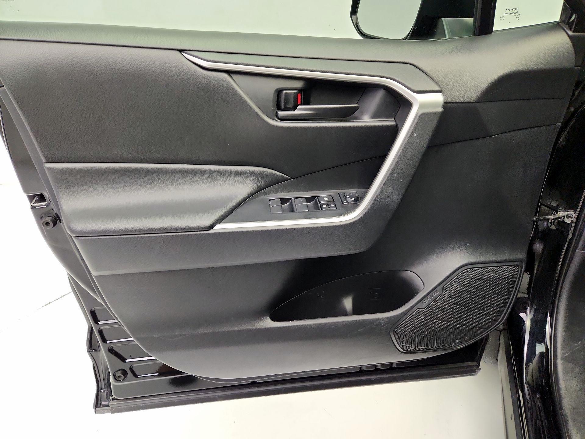 Thumbnail: 2024 Toyota RAV4 - 12