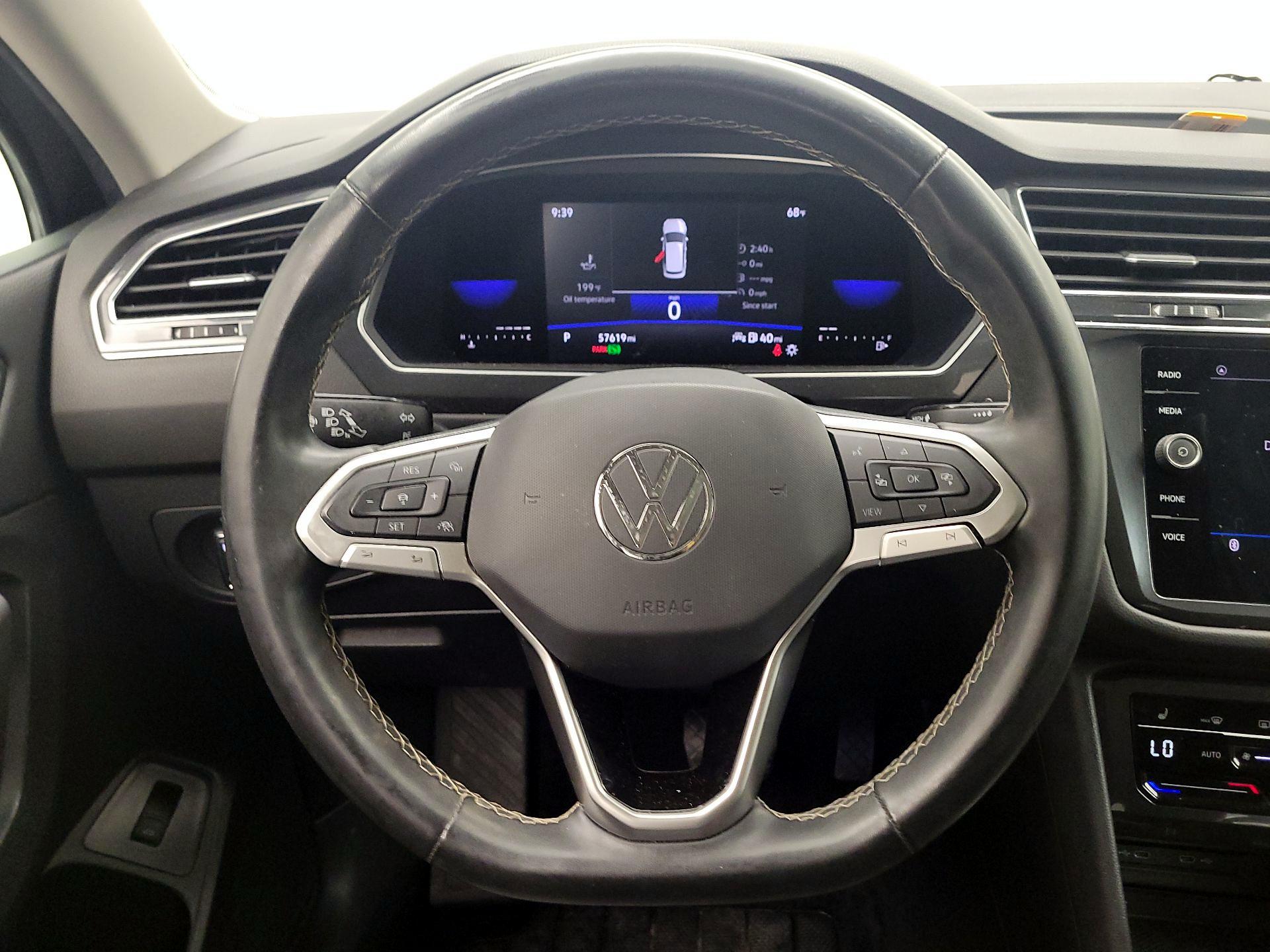 Thumbnail: 2022 Volkswagen Tiguan - 10