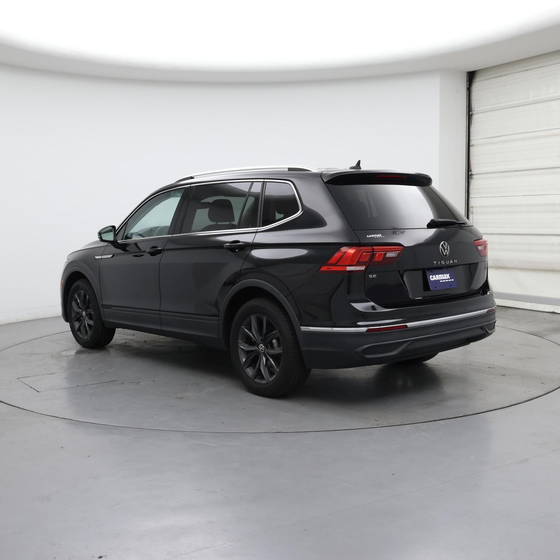 Thumbnail: 2022 Volkswagen Tiguan - 2