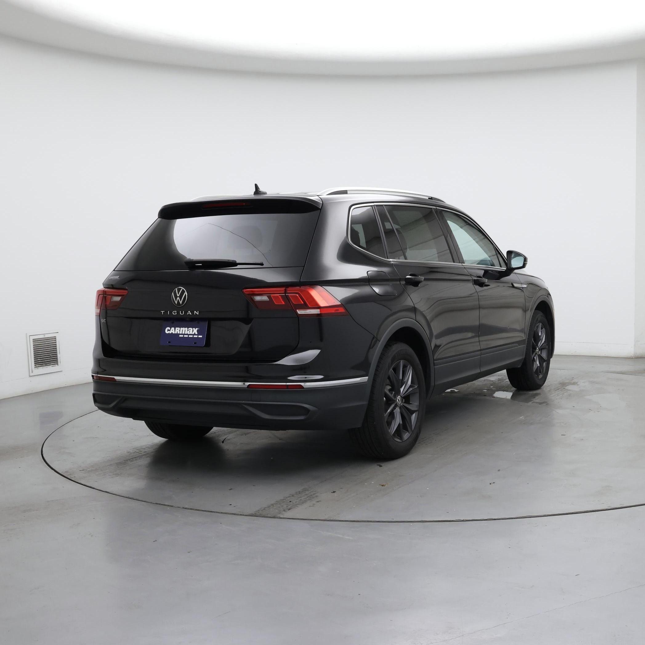 Thumbnail: 2022 Volkswagen Tiguan - 8